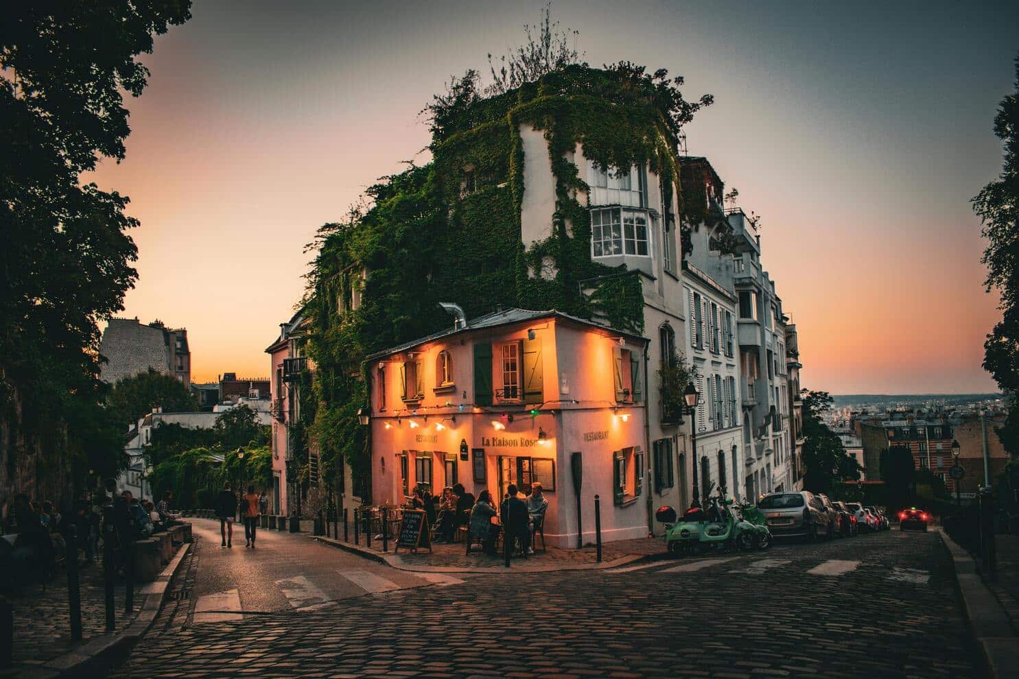 1485x990 Romantic Hotspots for Dinner in Paris