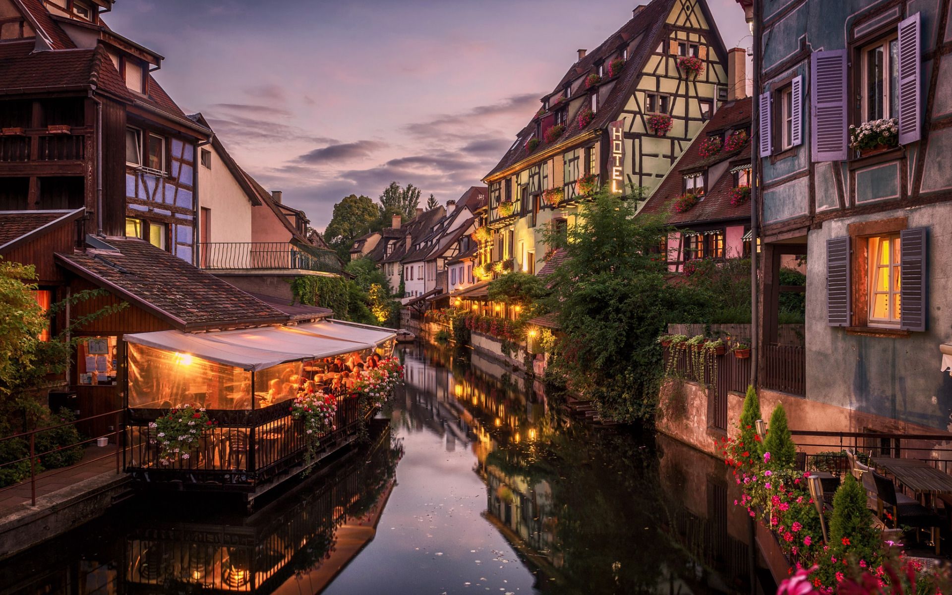 1920x1200 French Town Wallpaper