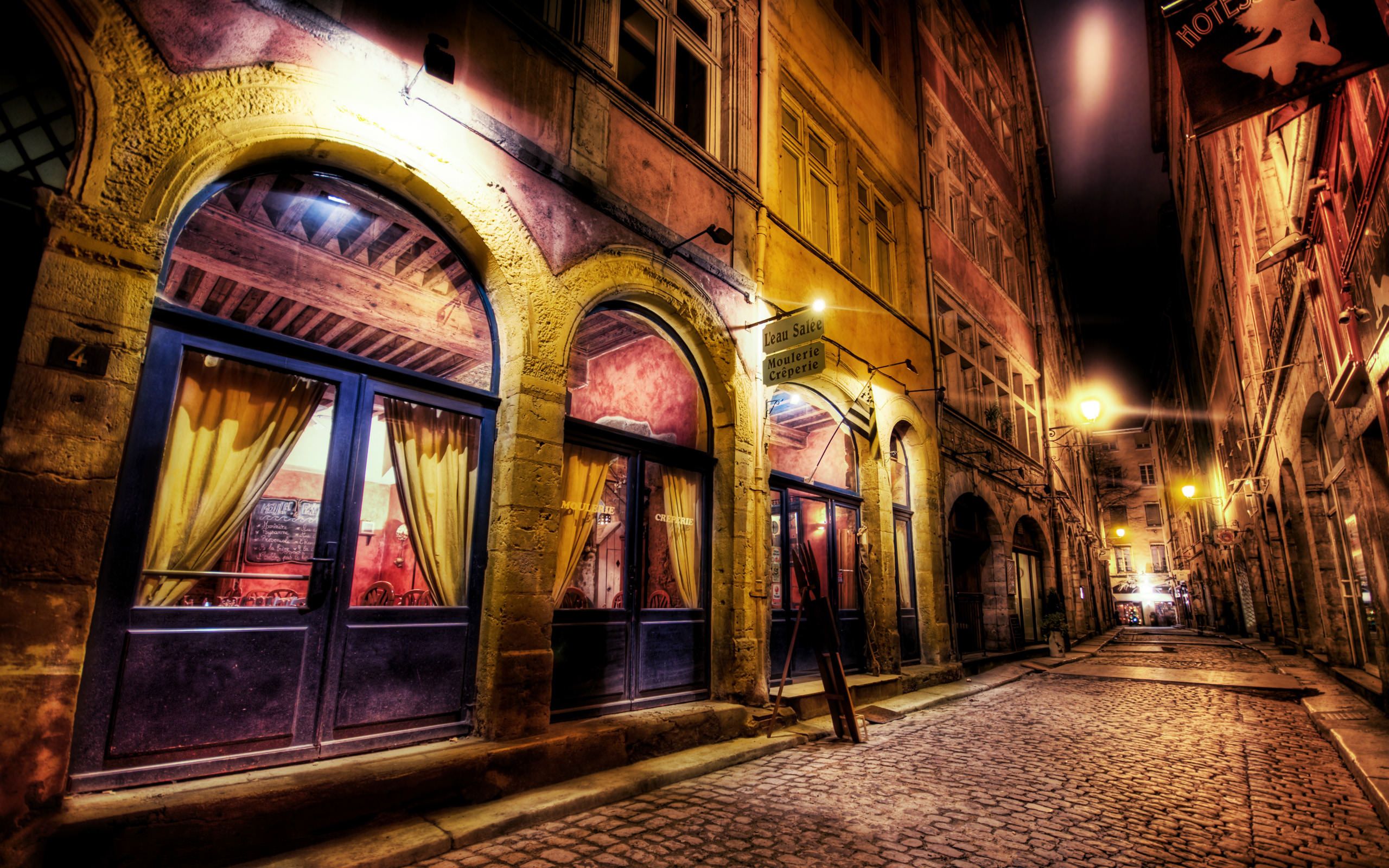 2560x1600 French Quarter (New Orleans) Wallpaper