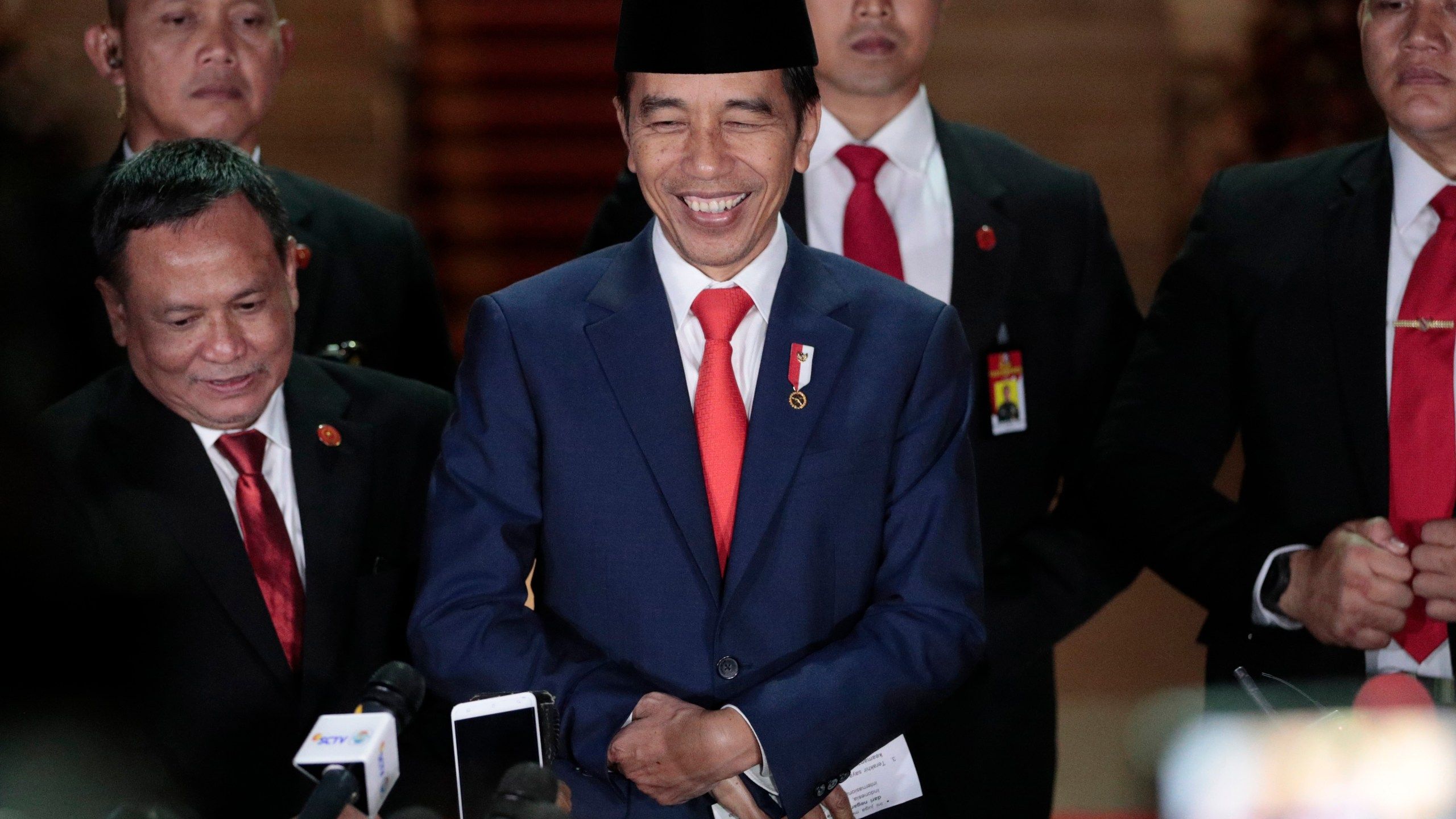2560x1440 Widodo begins 2nd term pledging to make Indonesia developed