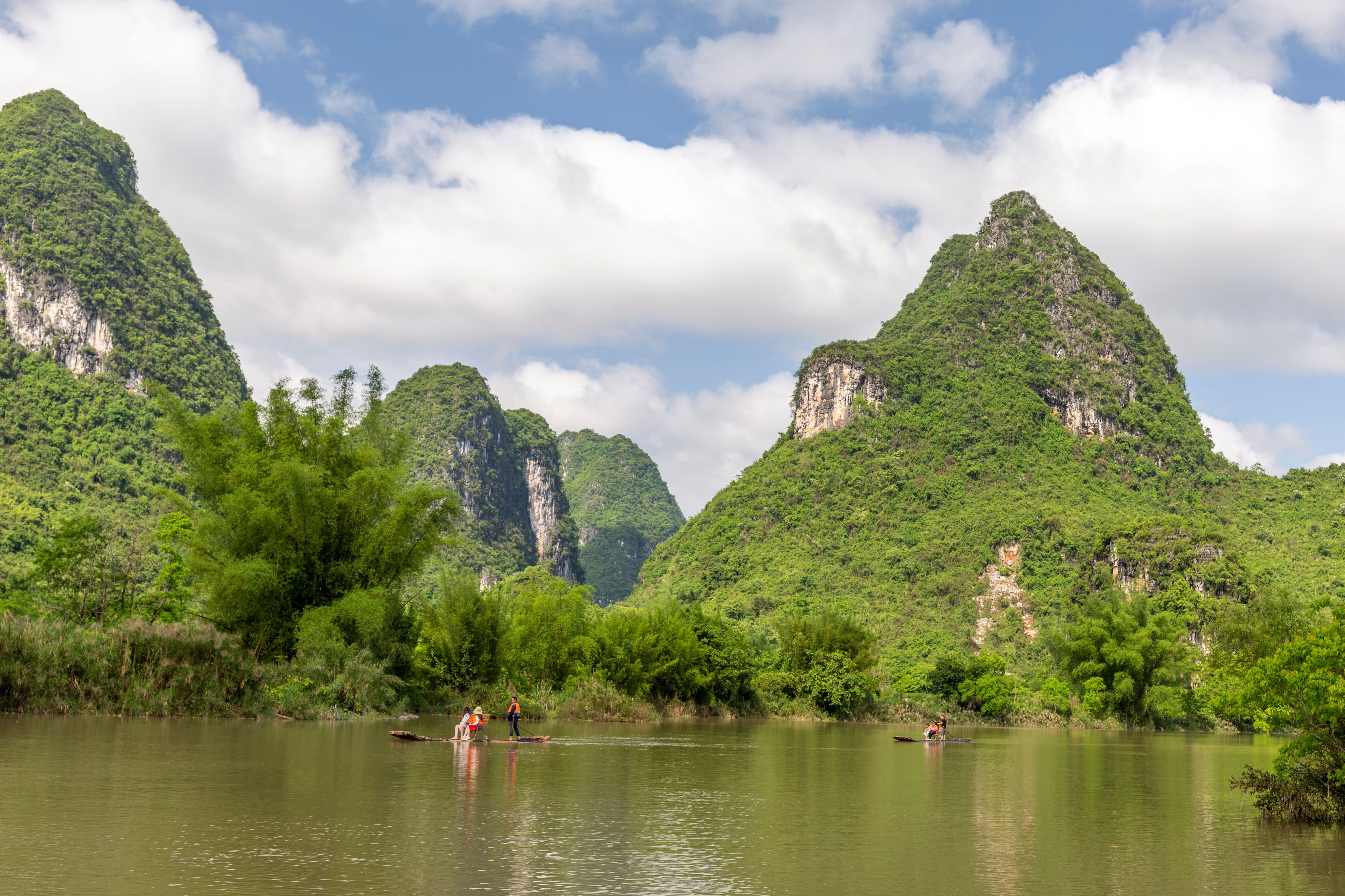 5472x3648 Lijiang River And Mountains, China · Free