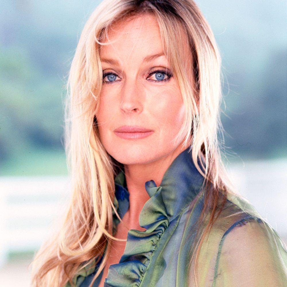 1000x1000 Bo Derek Wallpaper