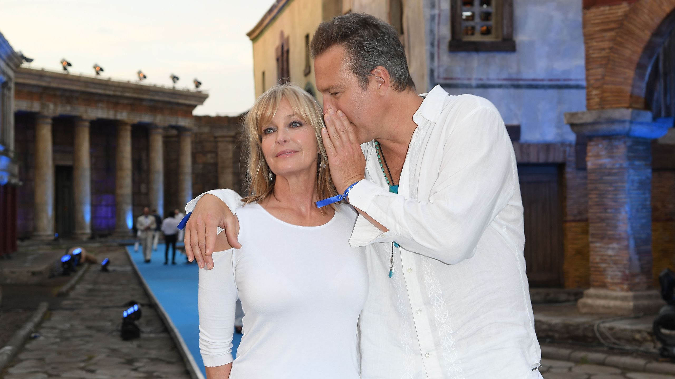 2560x1440 Bo Derek Gives Us Advice on Cohabitating (and Decorating) When Living with a Significant Other