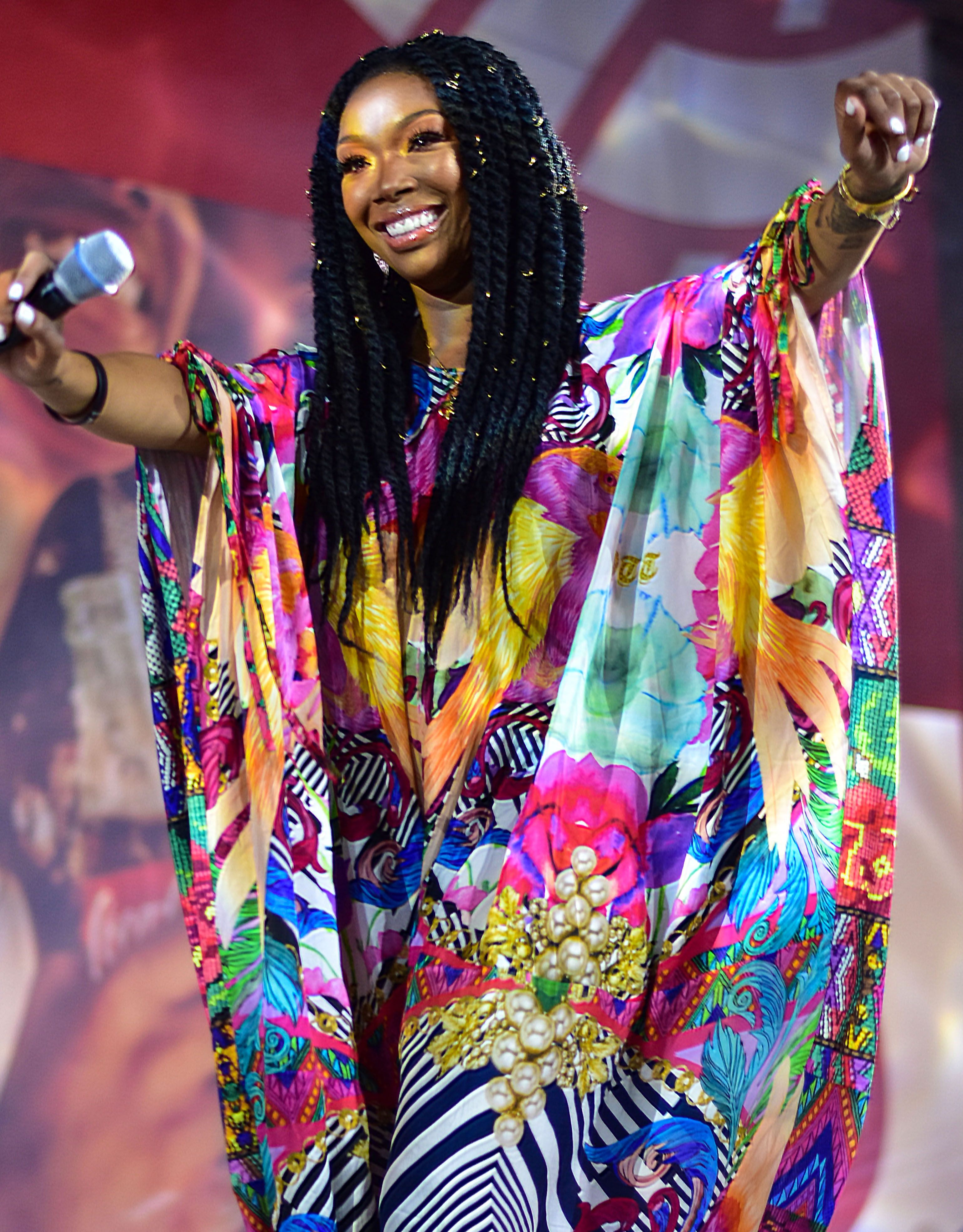 3076x3936 Brandy Norwood