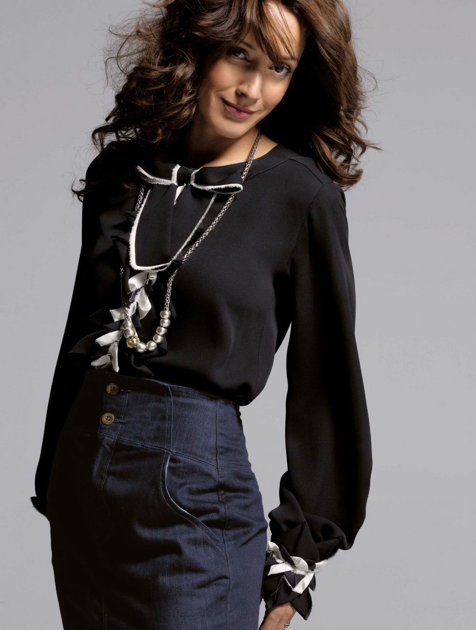 978x1293 Picture of Jennifer Beals