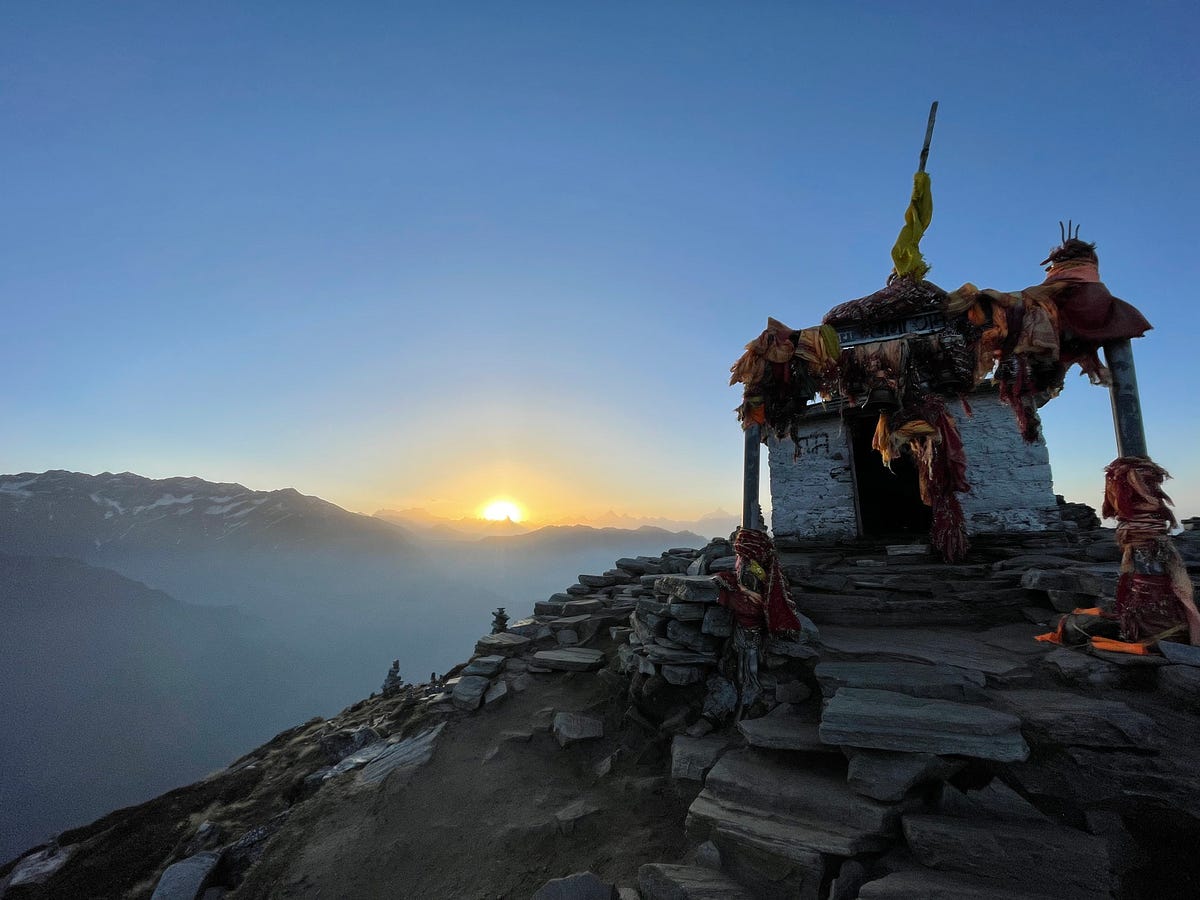 1200x900 Trekking to Chandrashila