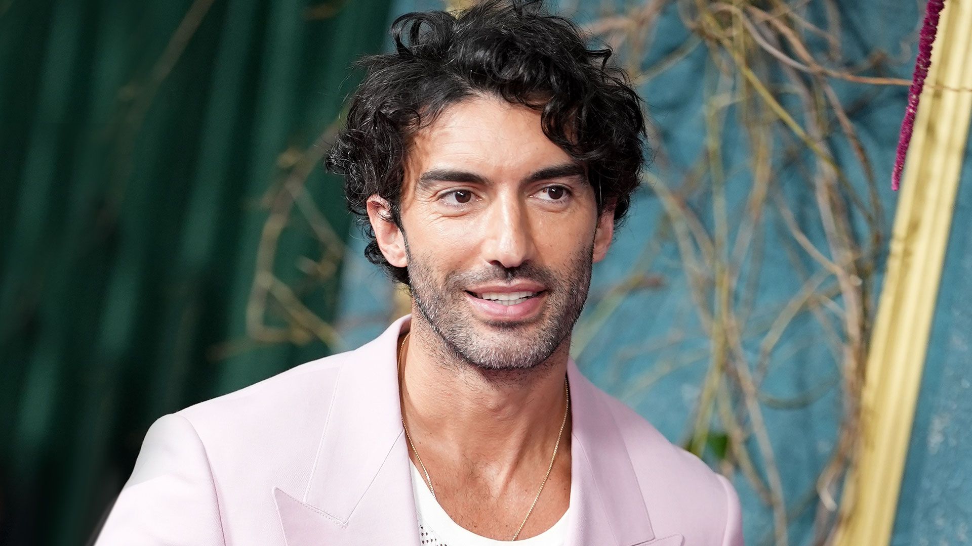 1920x1080 Justin Baldoni Responds to Claims That It Ends With Us Glorifies Domestic Violence