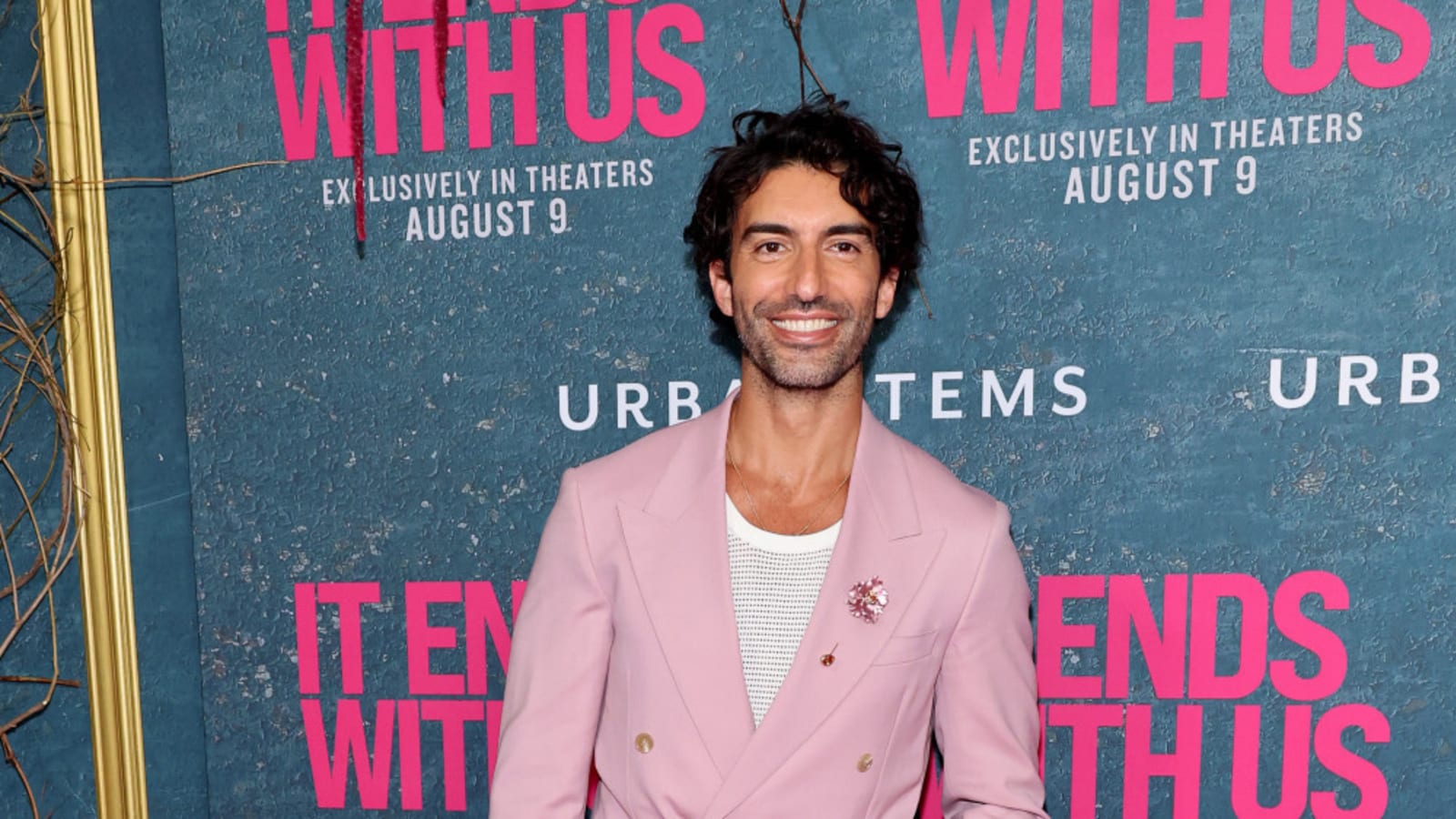 1600x900 Justin Baldoni shares 'wild' text messages between himself and Blake Lively on his new website