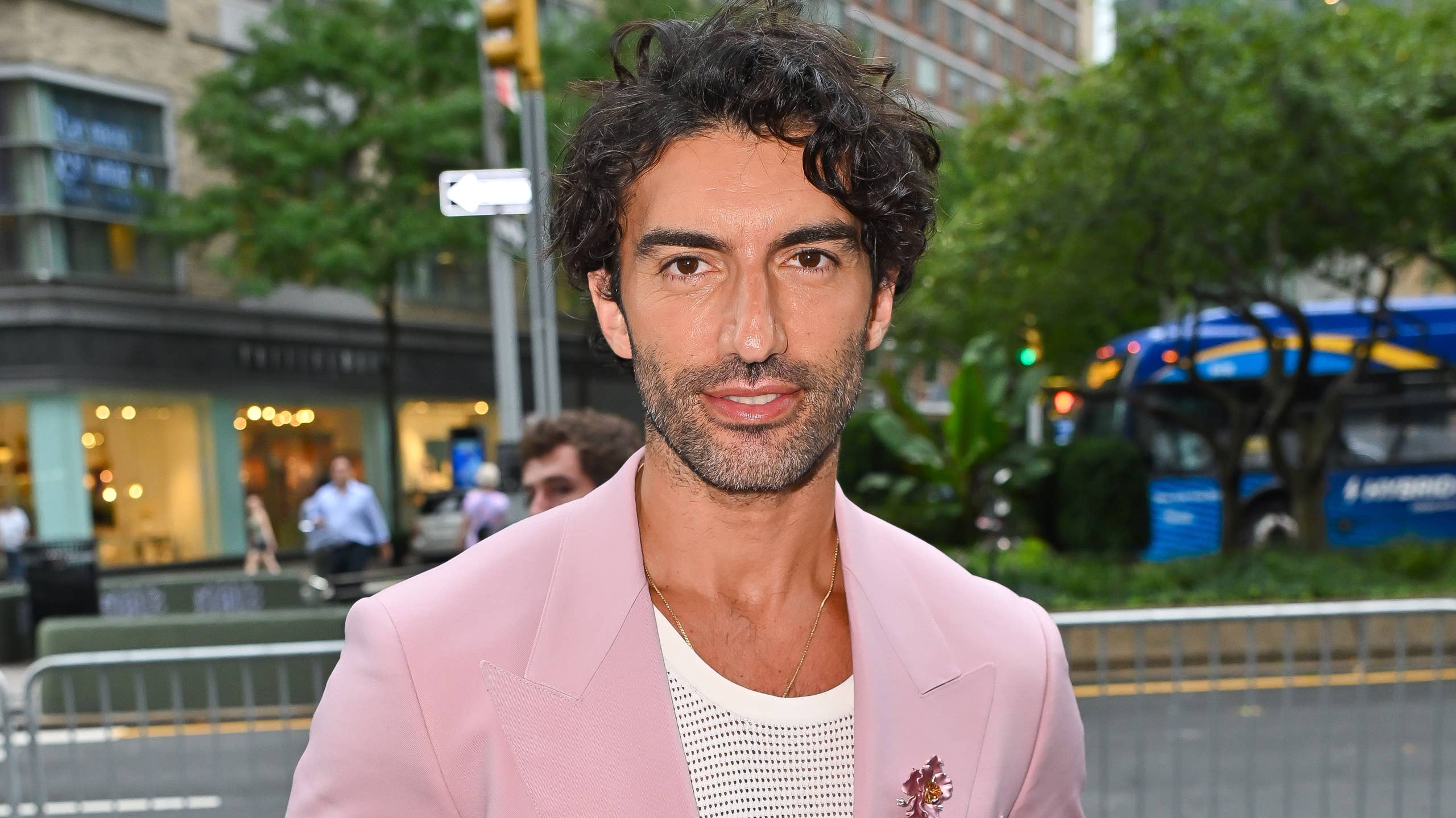 2560x1440 Justin Baldoni's Net Worth (2026)