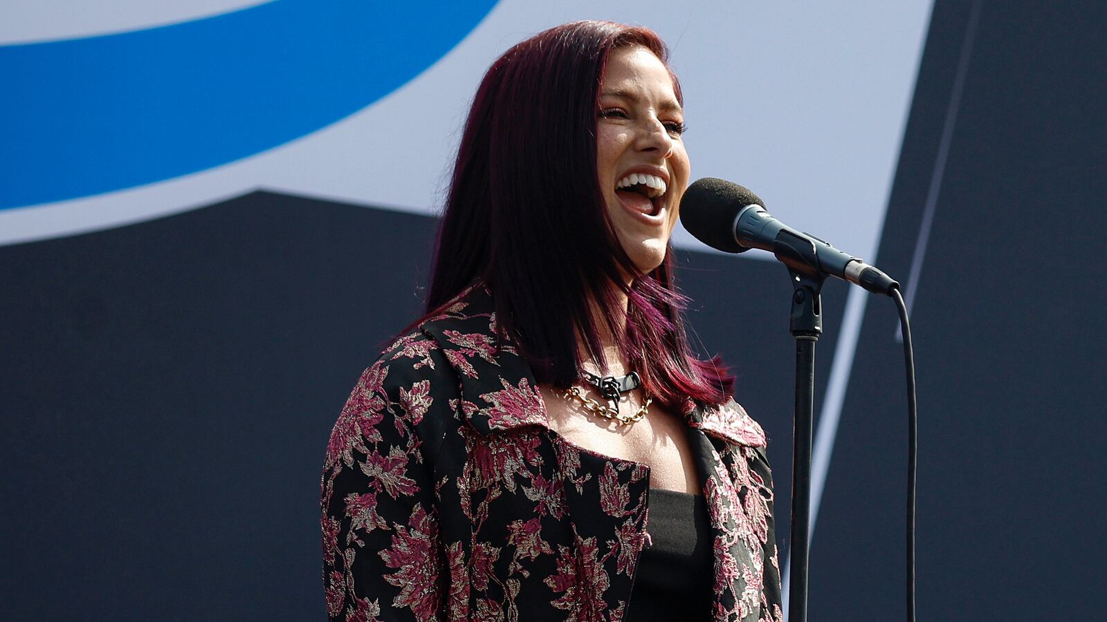 1600x900 Country Music Star Cassadee Pope Offers To Marry Same Sex Couples In Tennessee