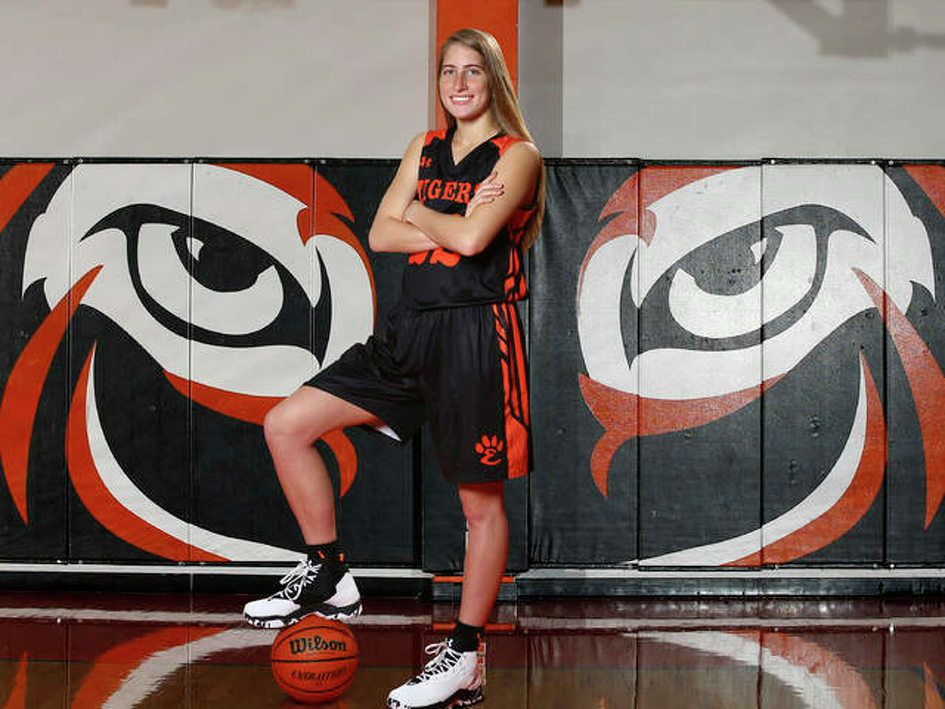 1920x1440 PREP YEAR IN REVIEW: Large Schools Girls Basketball Player Of The Year Kate Martin Of Edwardsville