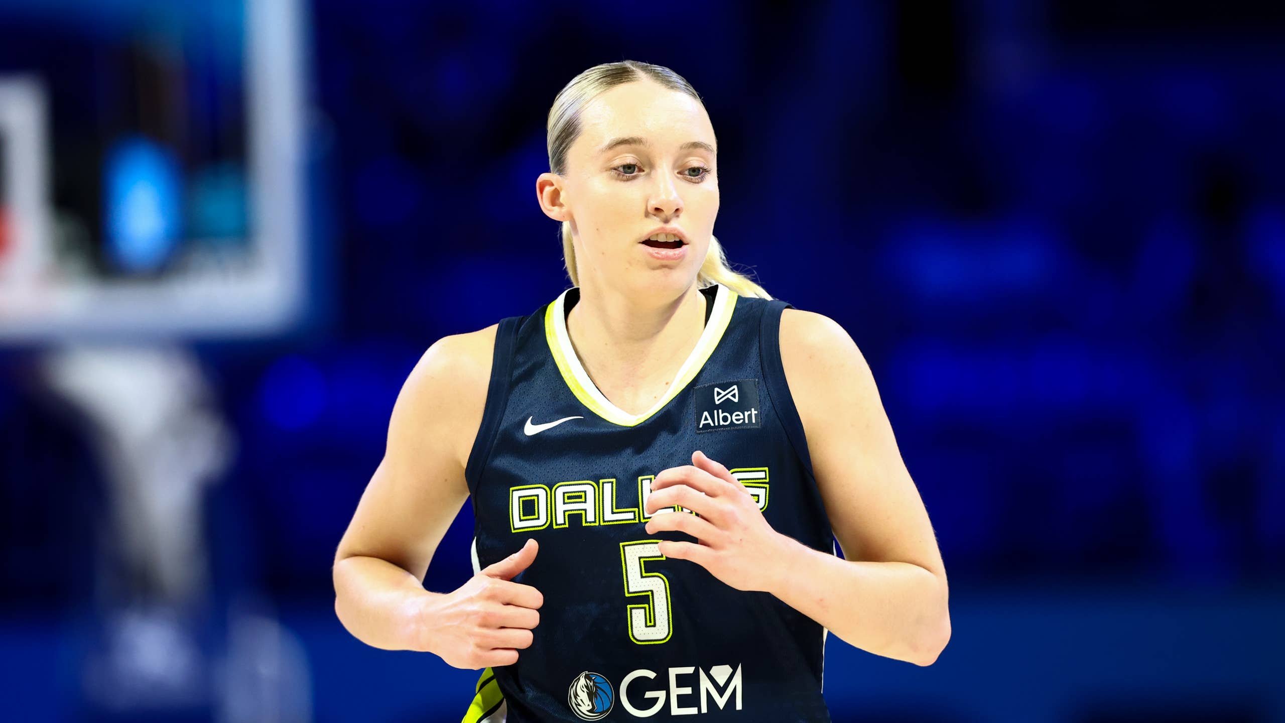2560x1440 Paige Bueckers Reacts to Sparks Signing Kate Martin After Valkyries Release