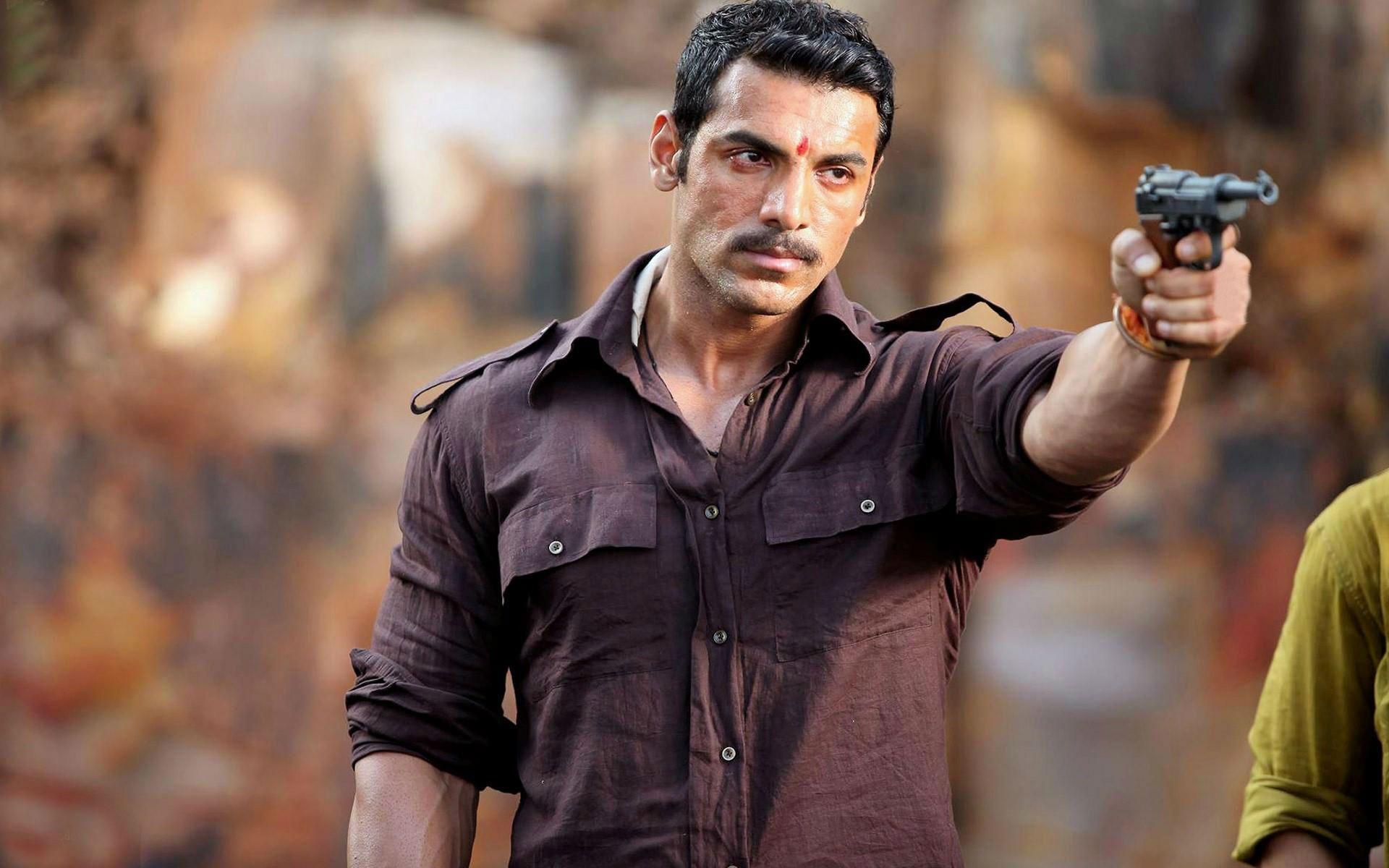 1920x1200 John Abraham Dangerous Look HD Background
