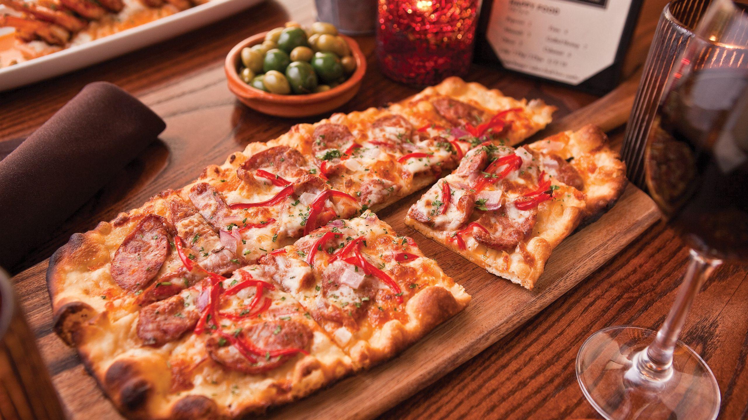 2560x1440 Download wallpaper 2560x1440 pizza, food, glass, board, table
