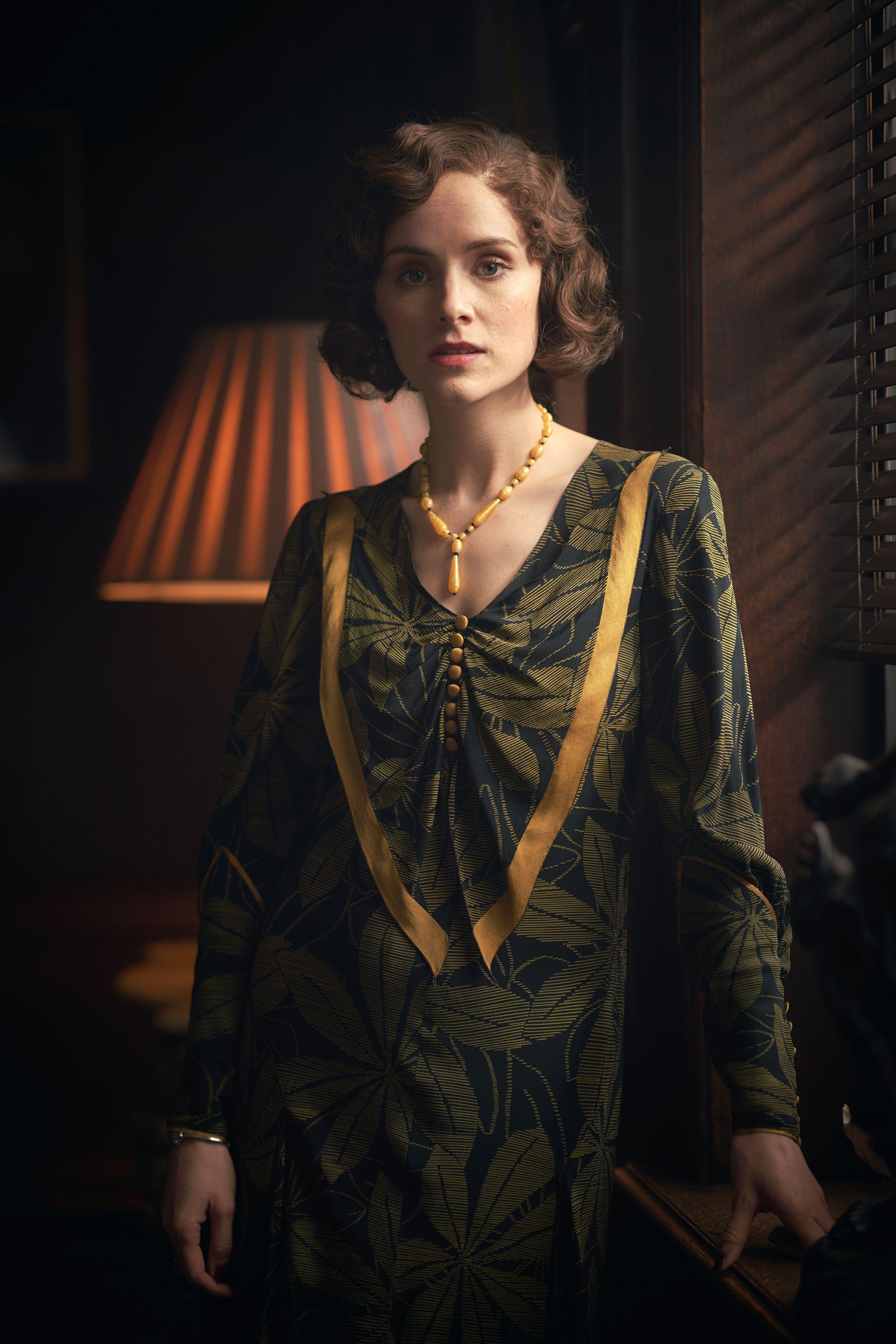 2856x4284 Ada Thorne