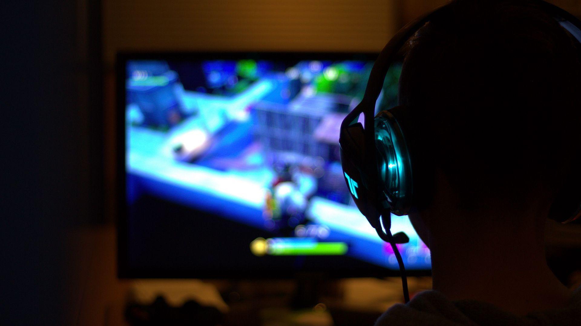 1920x1080 Download wallpaper 1920x1080 headphones, headset, gaming, glowing, dark, gamer full hd, hdtv, fhd, 1080p HD background