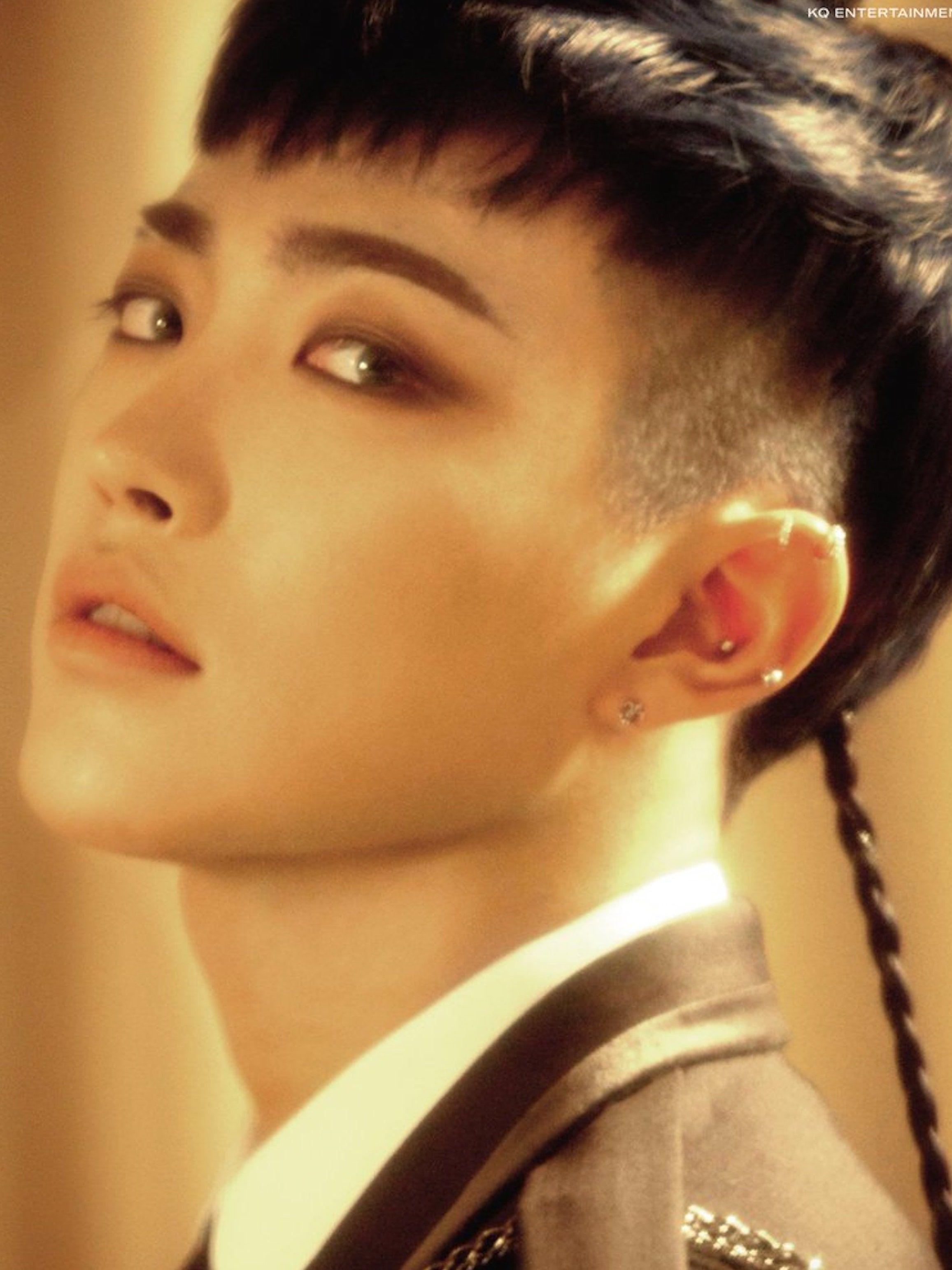 2313x3084 K Pop Star Hongjoong Reveals Rattails In ATEEZ Teasers