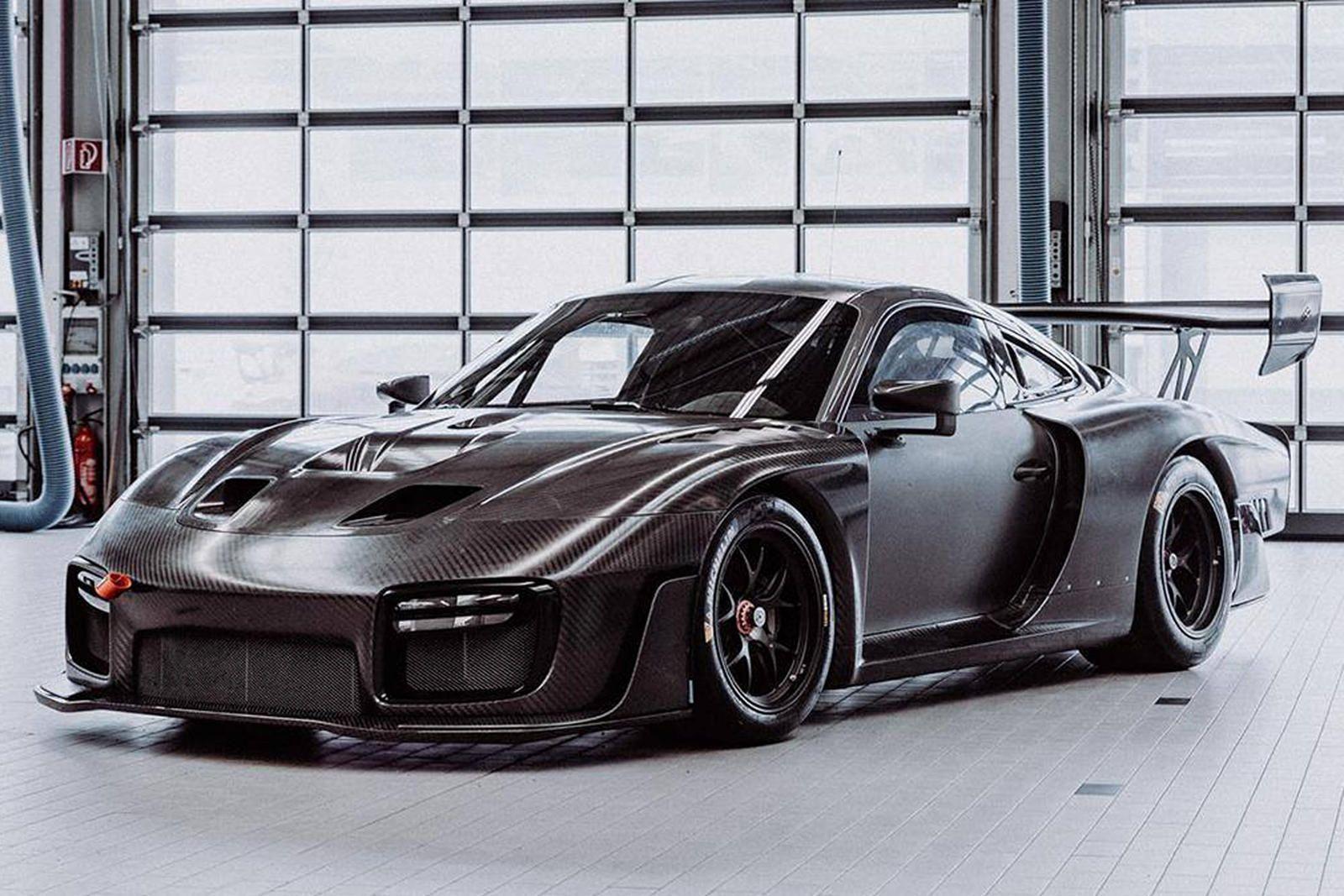 1600x1067 The Porsche 935 Looks Stunning In Bare Carbon Fiber