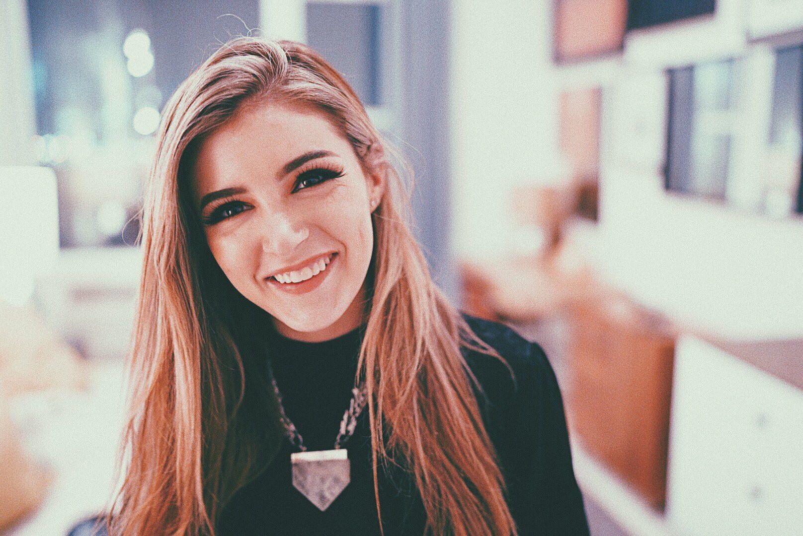 1616x1080 best Chrissy Costanza image on Pholder