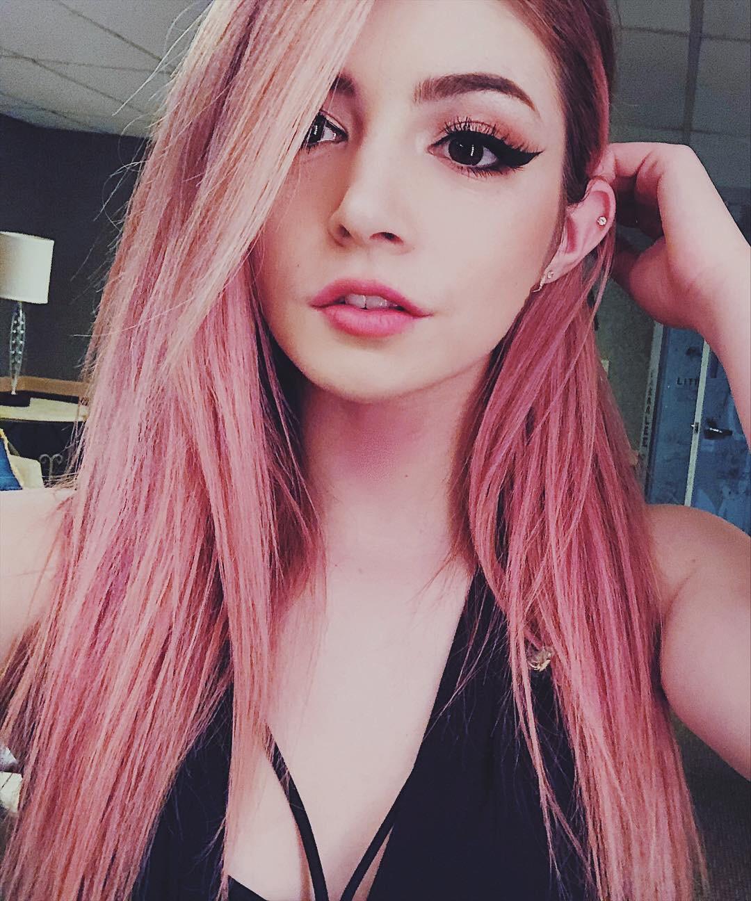 1080x1296 Picture of Chrissy Costanza