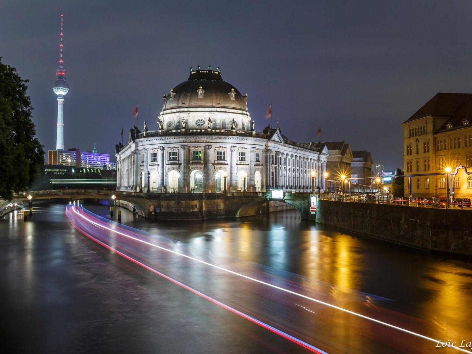 1600x1200 Berlin Museum island Wallpaperx1200