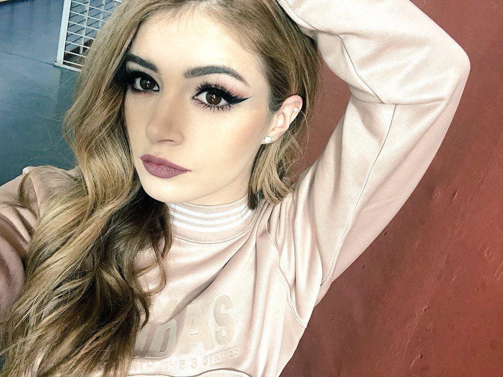 1024x768 Chrissy Costanza did a little get ready with me