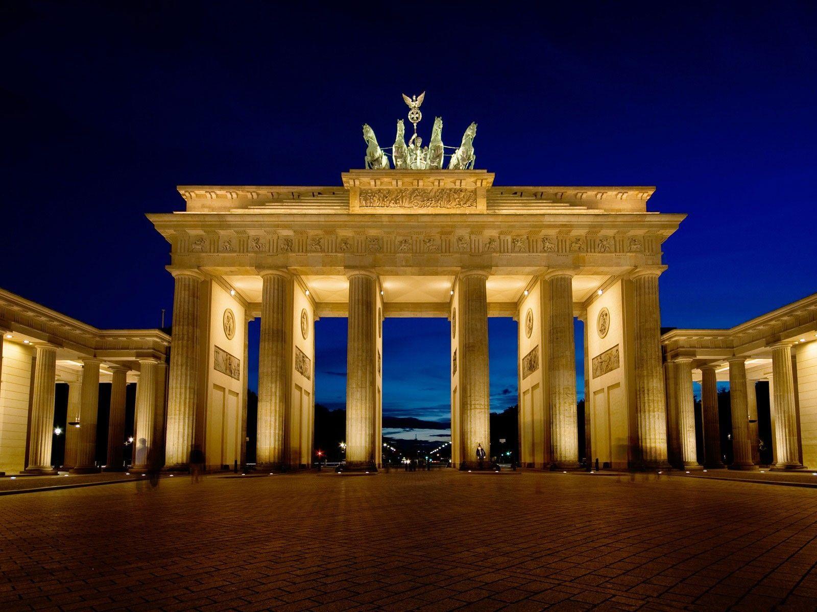 1600x1200 Berlin Museum island Wallpaperx1200