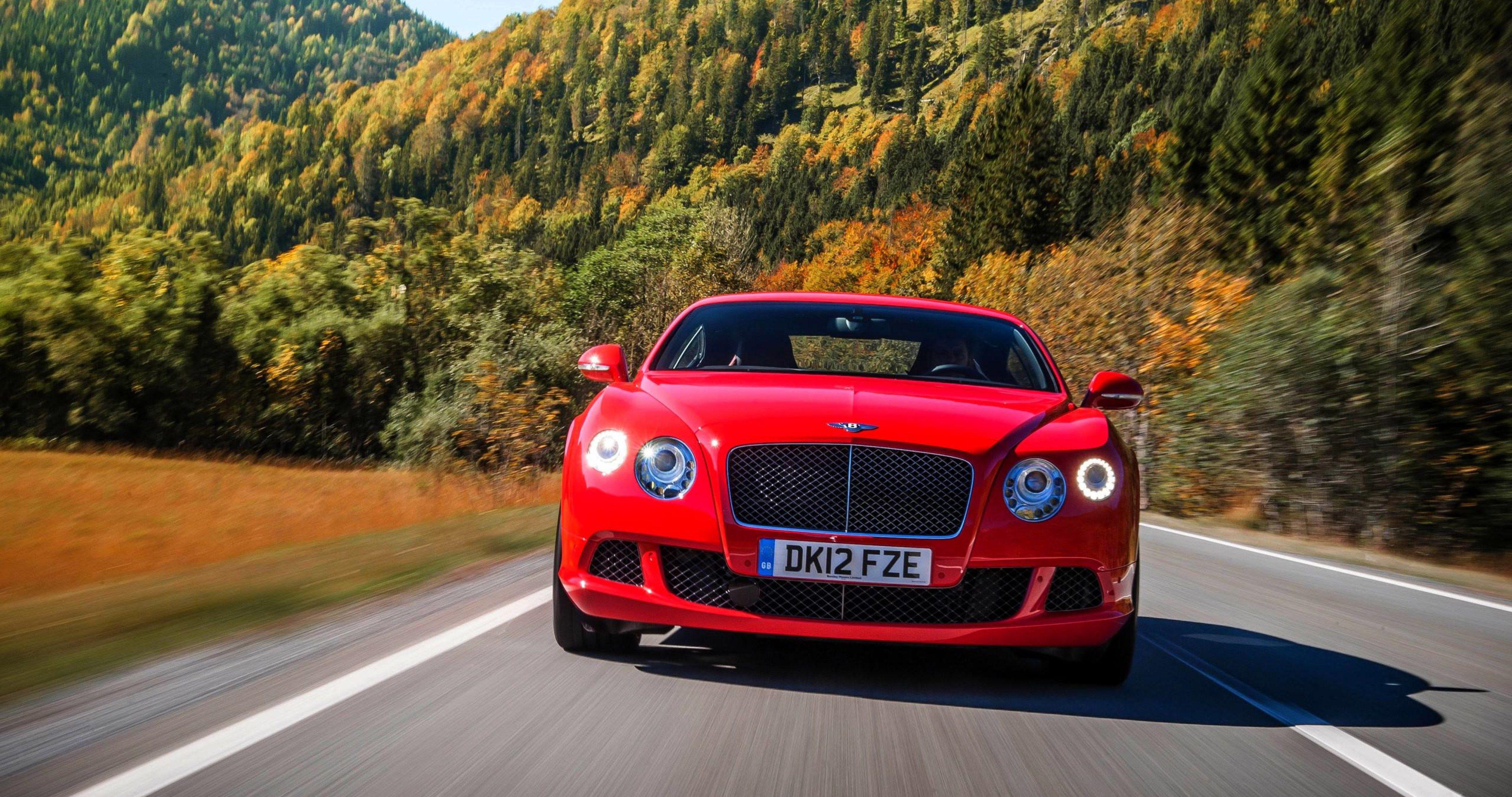 4096x2160 Red Bentley Wallpaper