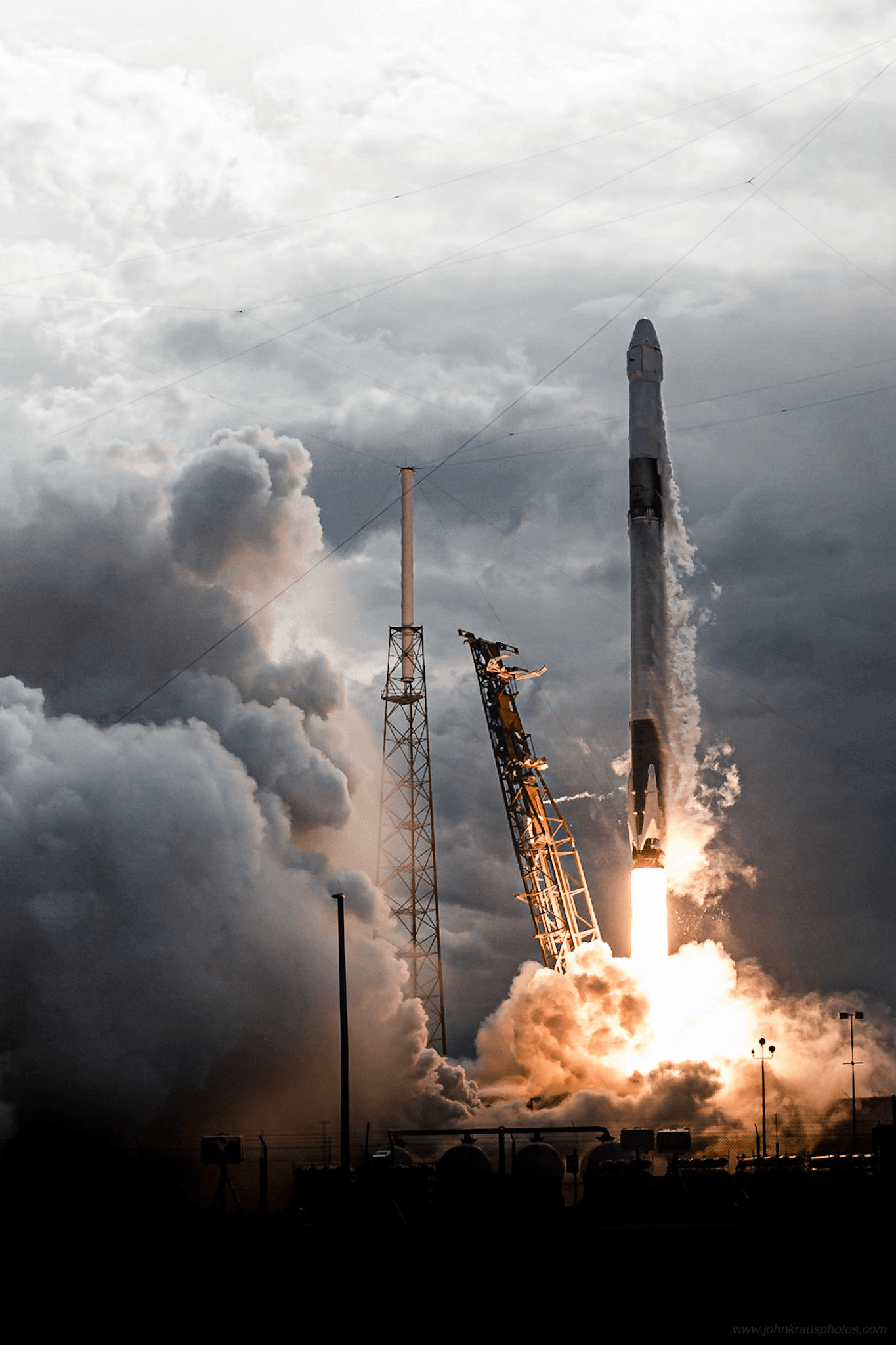 1365x2048 One of my favorite photo I've shot of a SpaceX launch