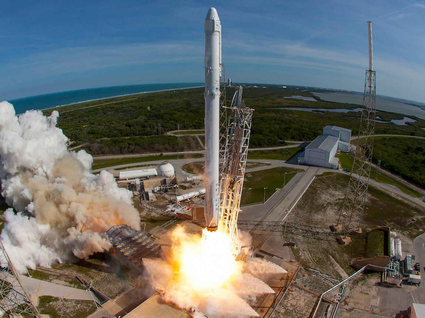 1400x1050 Look At These Amazing Photo Of SpaceX's Rocket Cargo Ship Returning Safely To Earth
