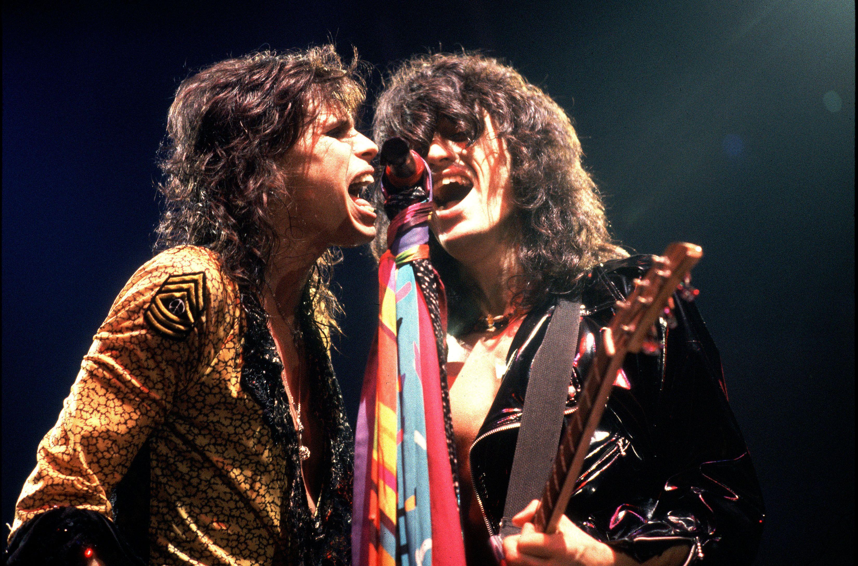 3300x2179 Steven Tyler Wallpaper