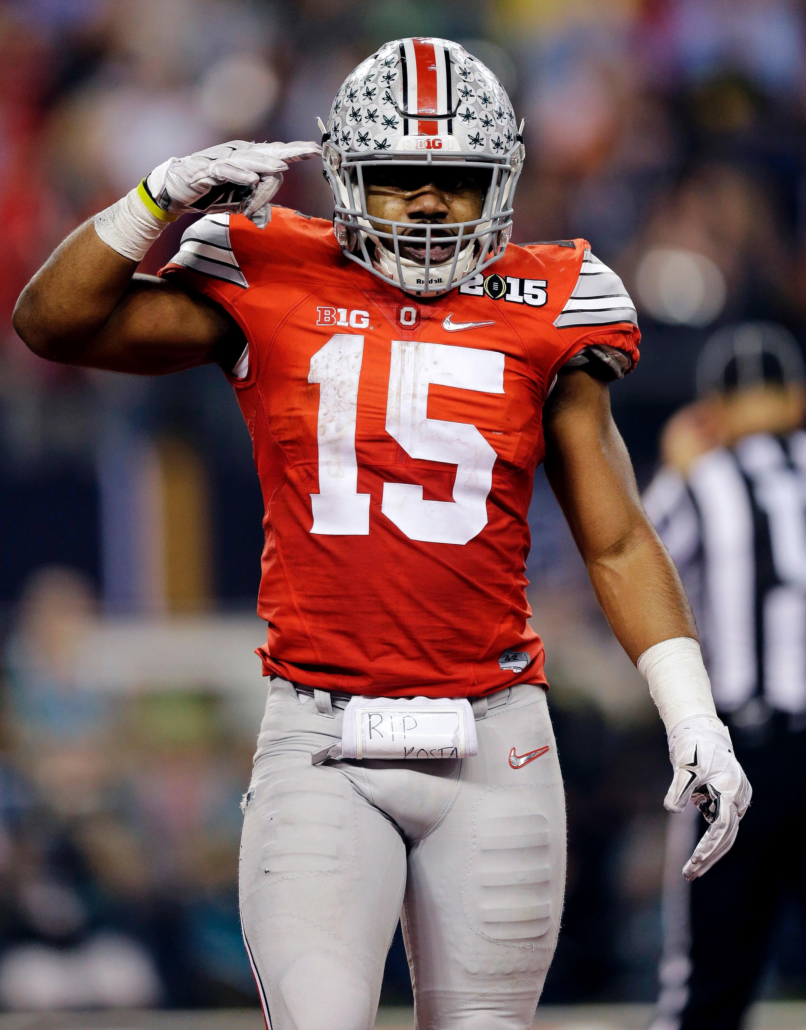 3338x4265 Ezekiel Elliott iPhone Wallpaper Elliott College Helmet