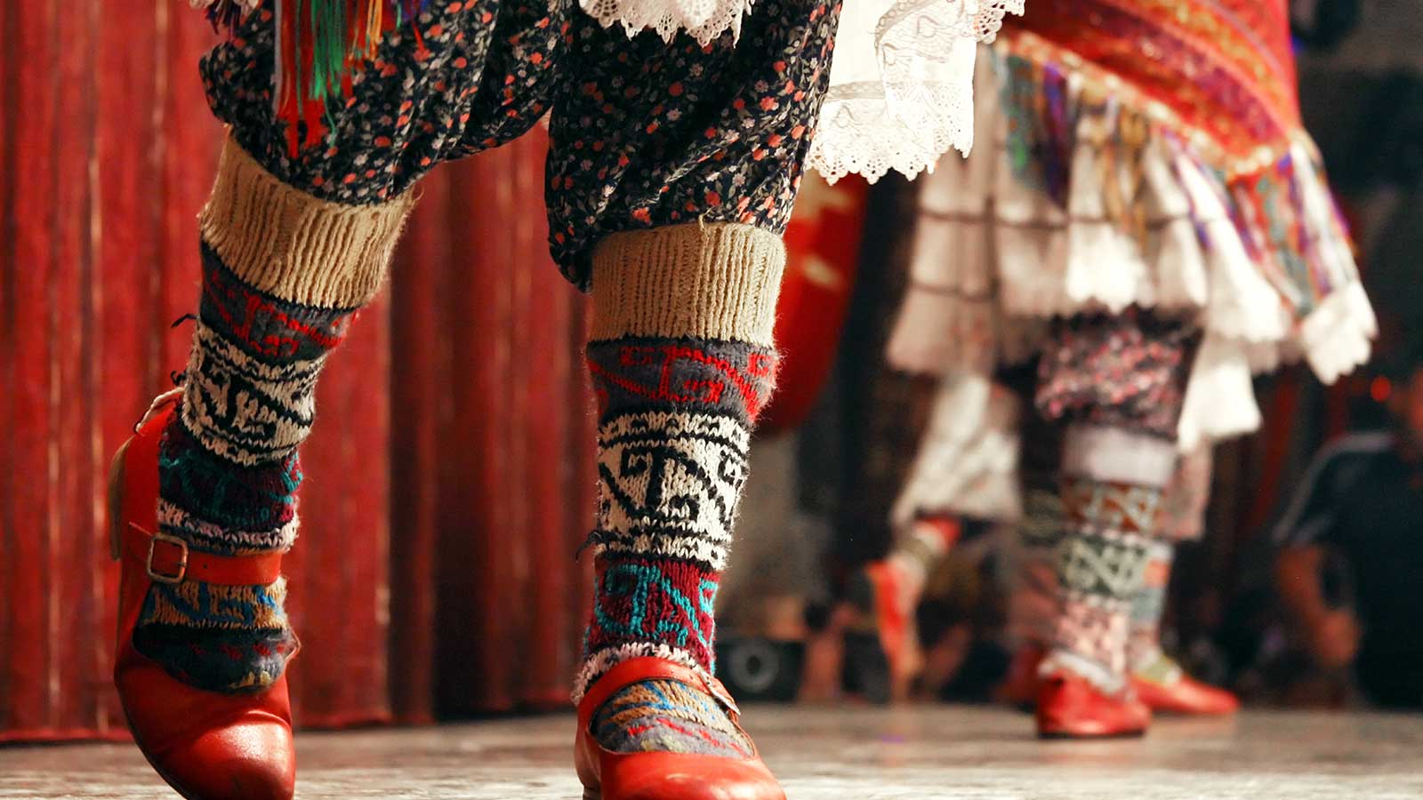 1600x900 Turkish Folk Music & Dance. Halay & Zeybek Dancing in Turkey