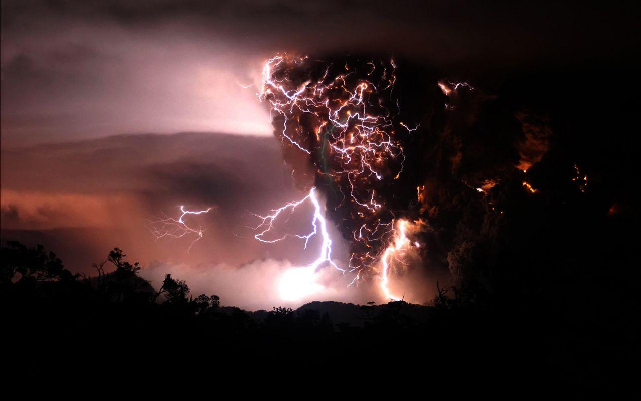 Volcano Lightning Wallpapers - Top Free Volcano Lightning Backgrounds