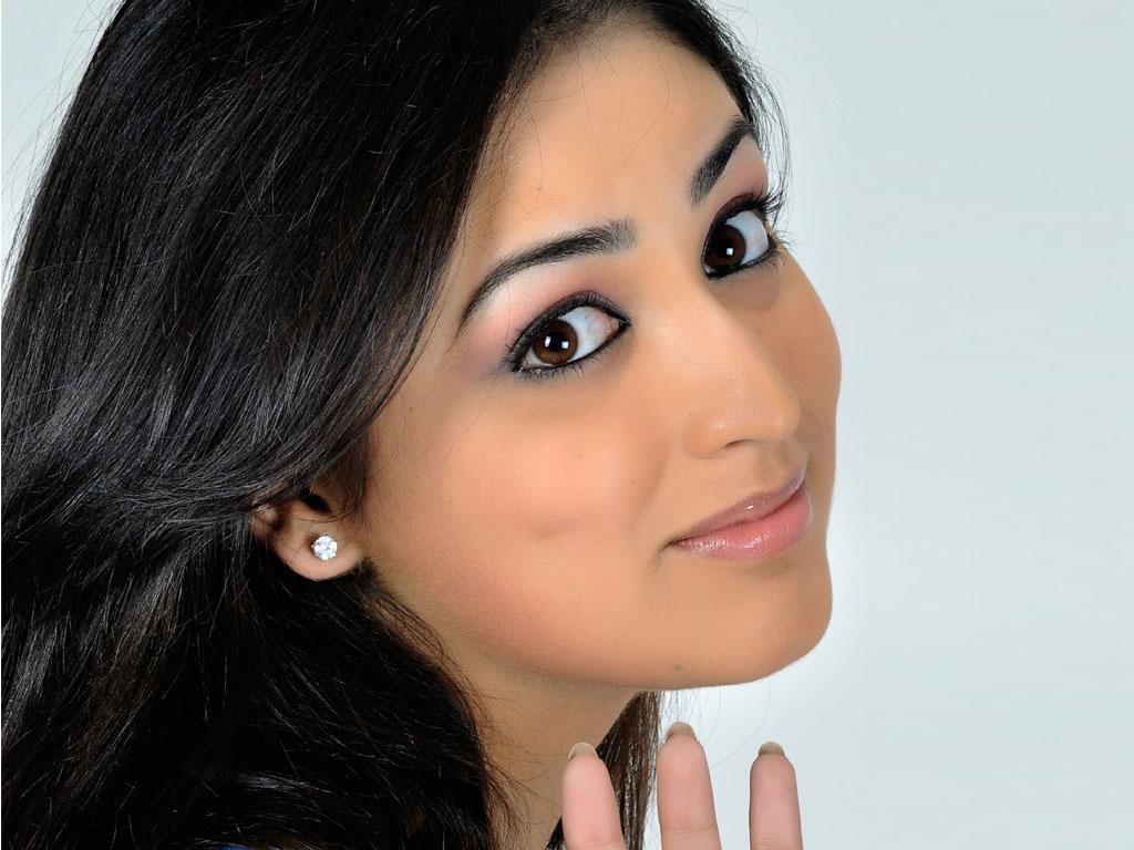 1024x768 Free Download Wallpaper HD : yami gautam hot and yami gautam