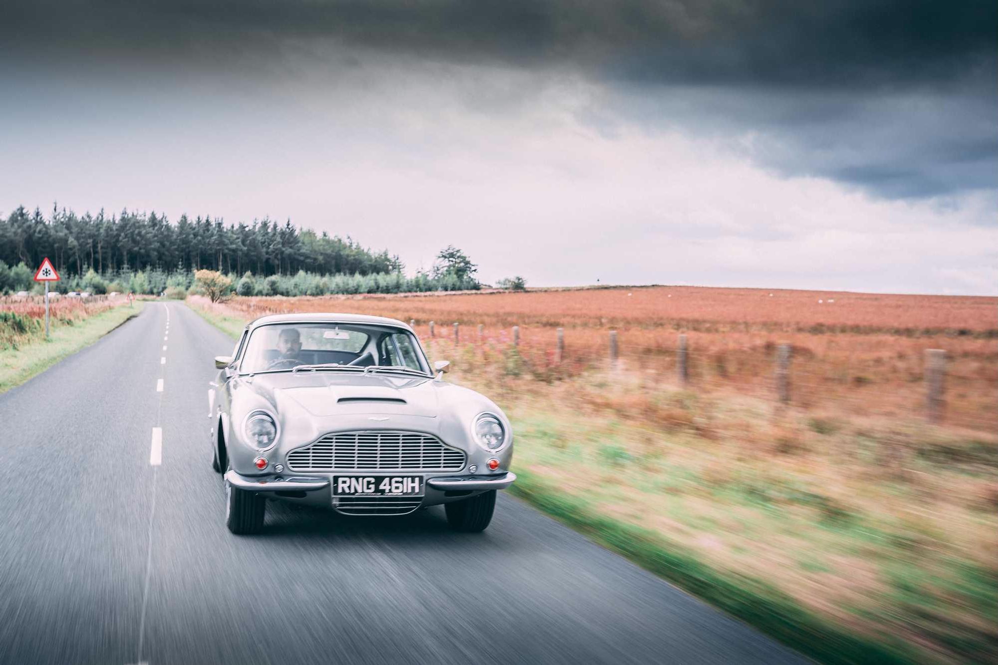 2000x1333 Aston Martin DB6 MKII Vantage • Adrian Johnson
