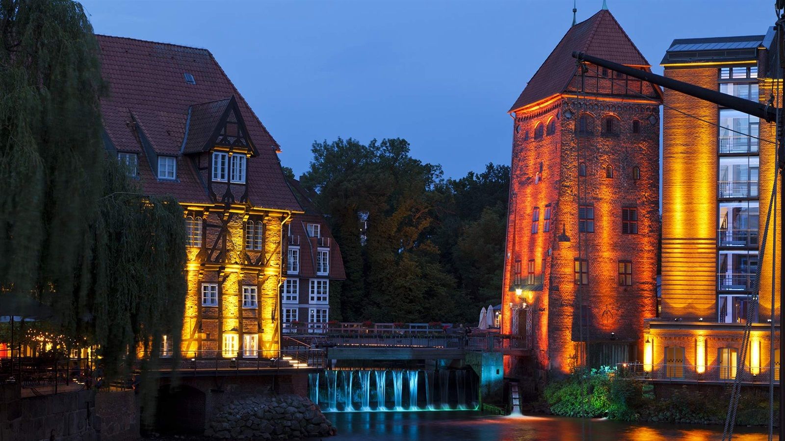1600x900 Luneburg, Lower Saxony, Germany, Night, Lights 640x960 IPhone 4 4S Wallpaper, Background, Picture, Image
