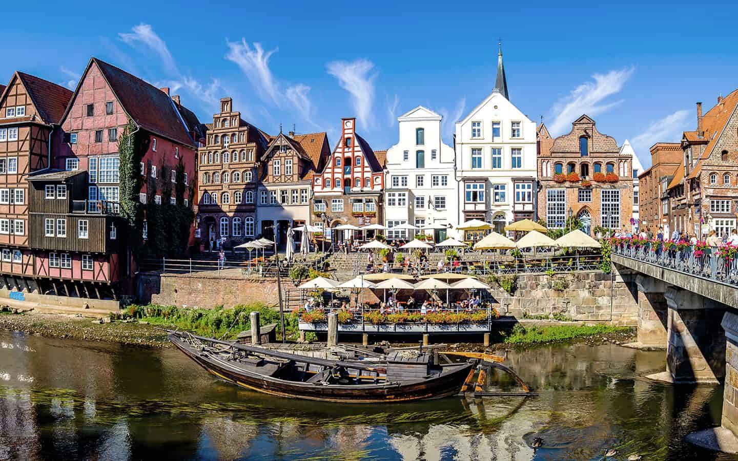 1440x900 The quaint Northern German town of Lüneburg