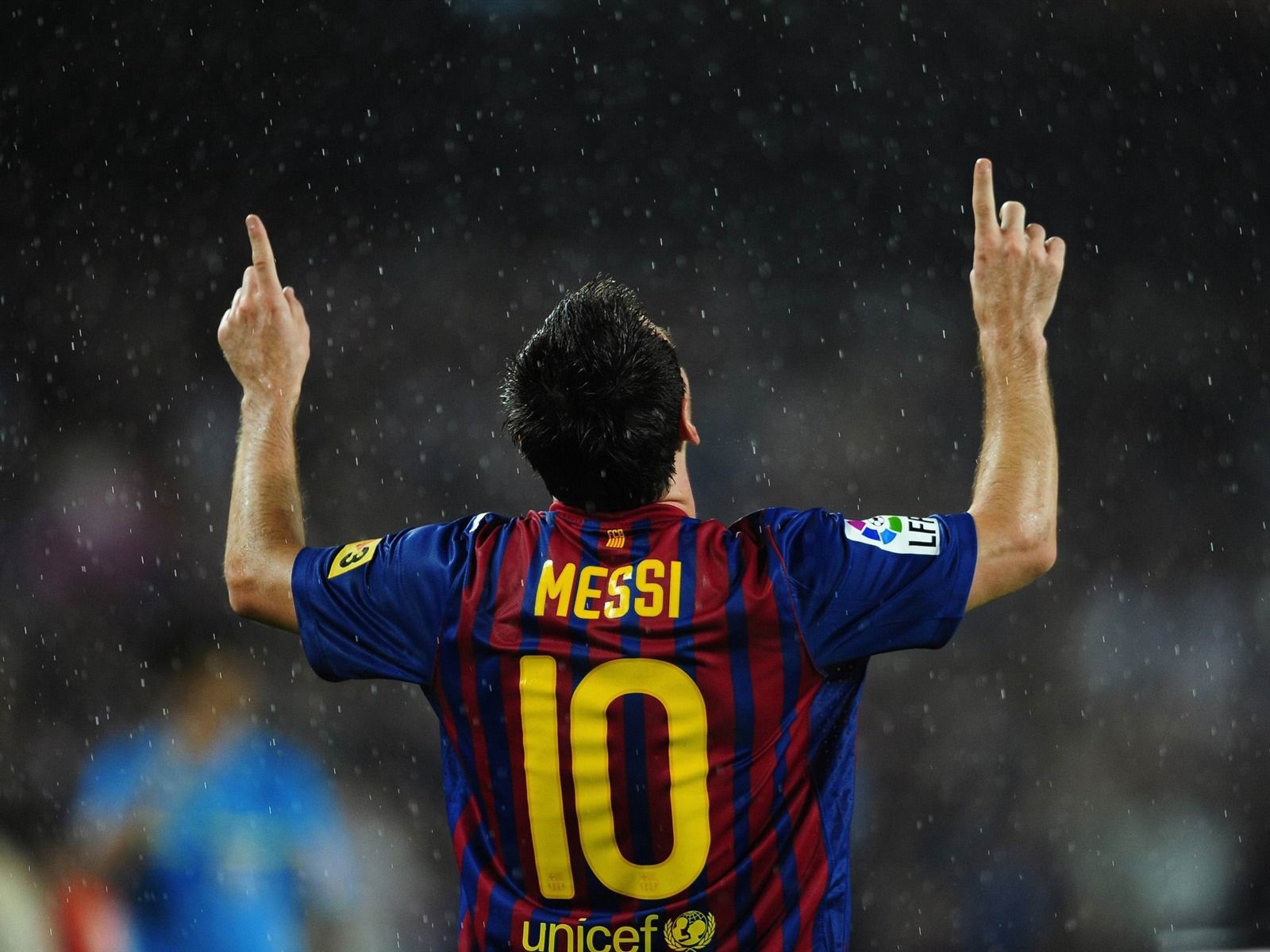 1600x1200 Lionel Messi Football Sports Wallpaper