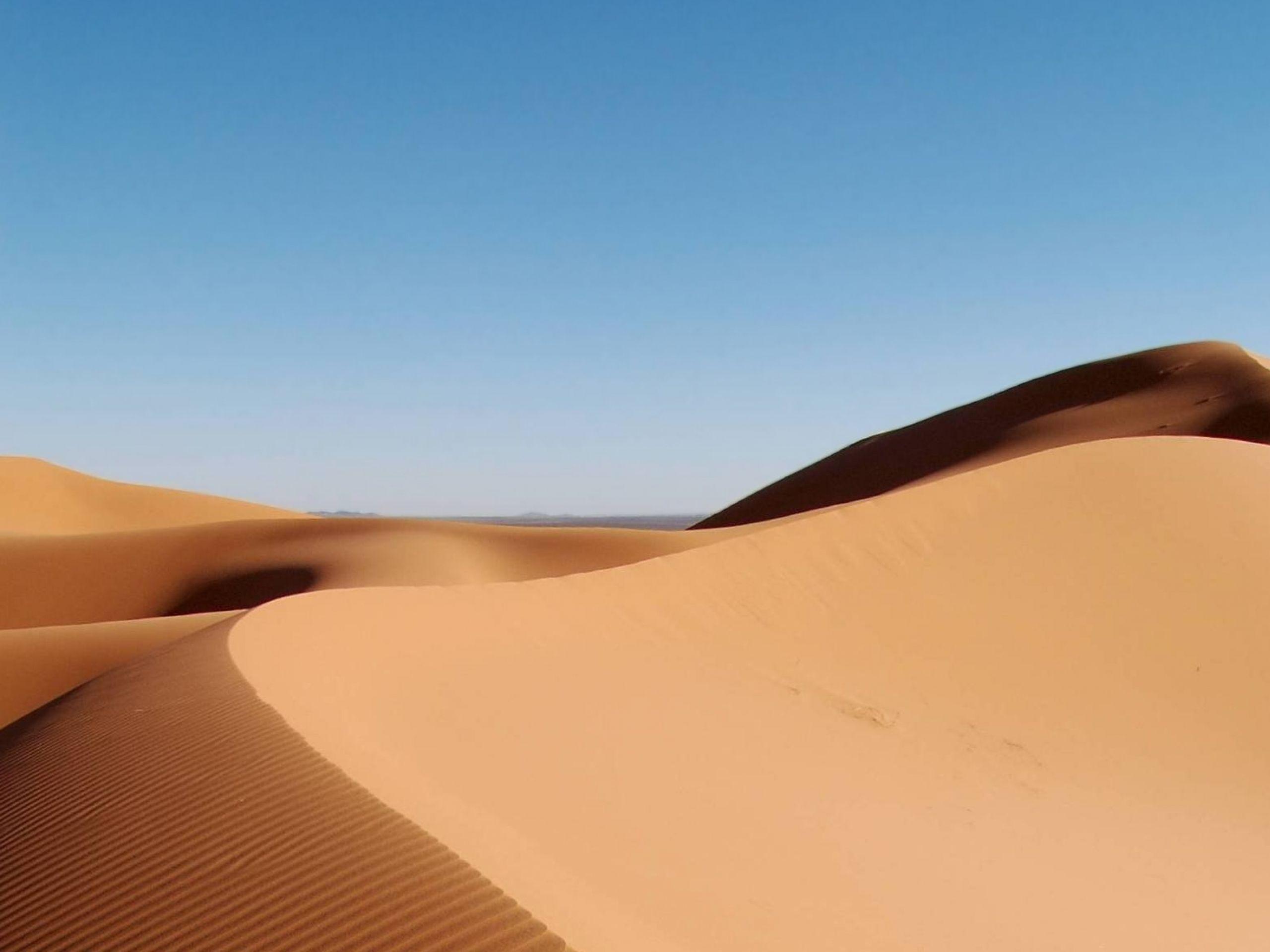 2560x1920 Sand Dunes Hills Sky desktop PC and Mac wallpaper