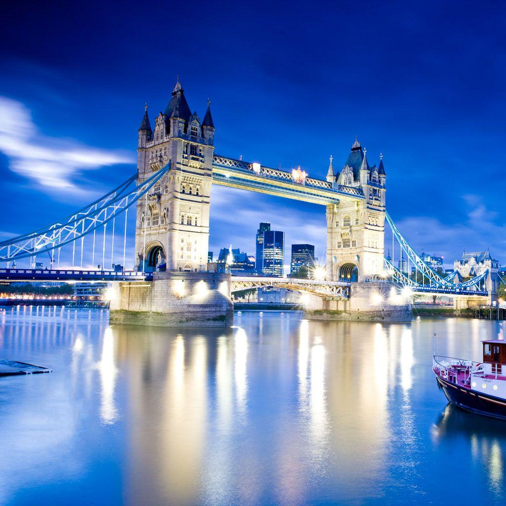 1024x1024 Free iPad Wallpaper: London Bridge iPad Wallpaper
