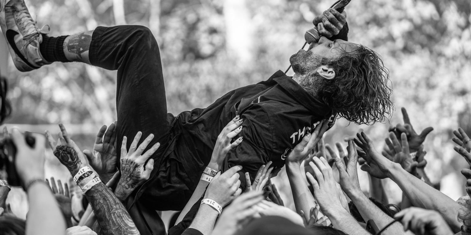 1600x800 Fever 333 Wallpaper