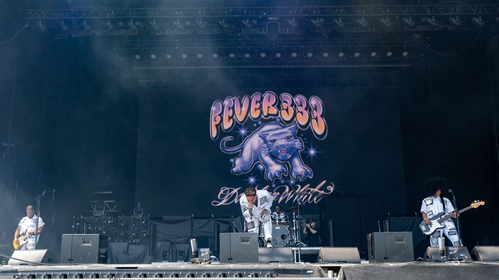 2048x1152 Fever 333