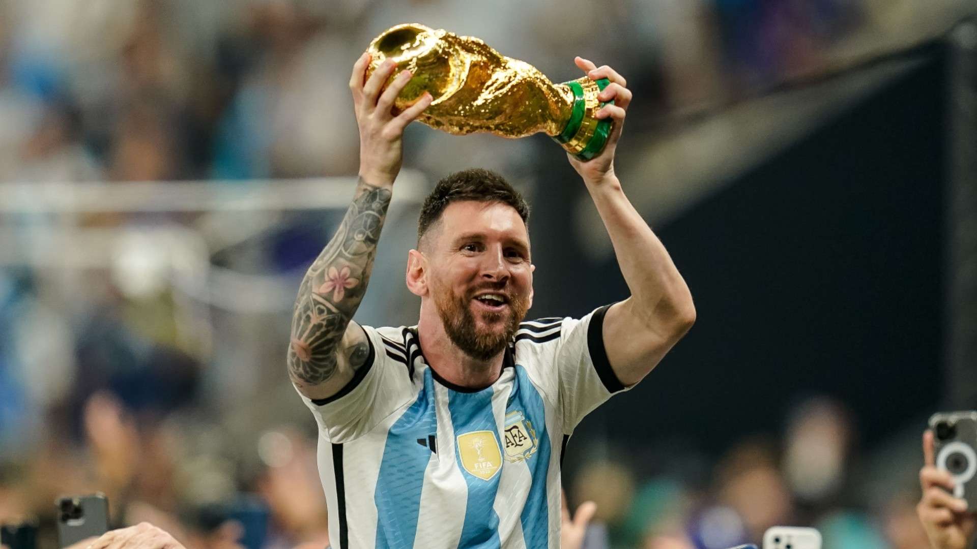 1920x1080 Lionel Messi lifted fake World Cup trophy in historic Instagram post