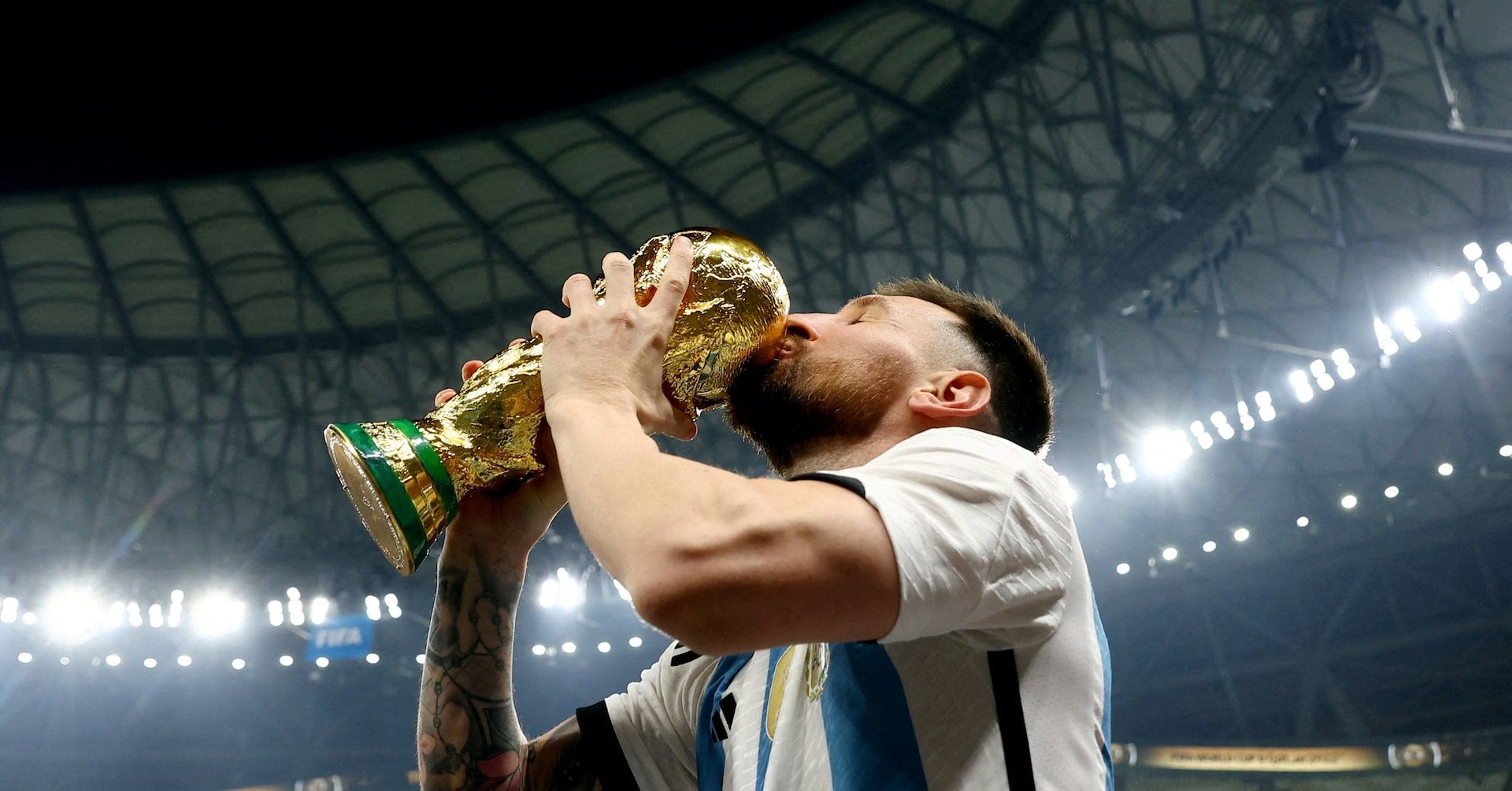 1920x1005 Magical Messi hoists World Cup after final for the ages