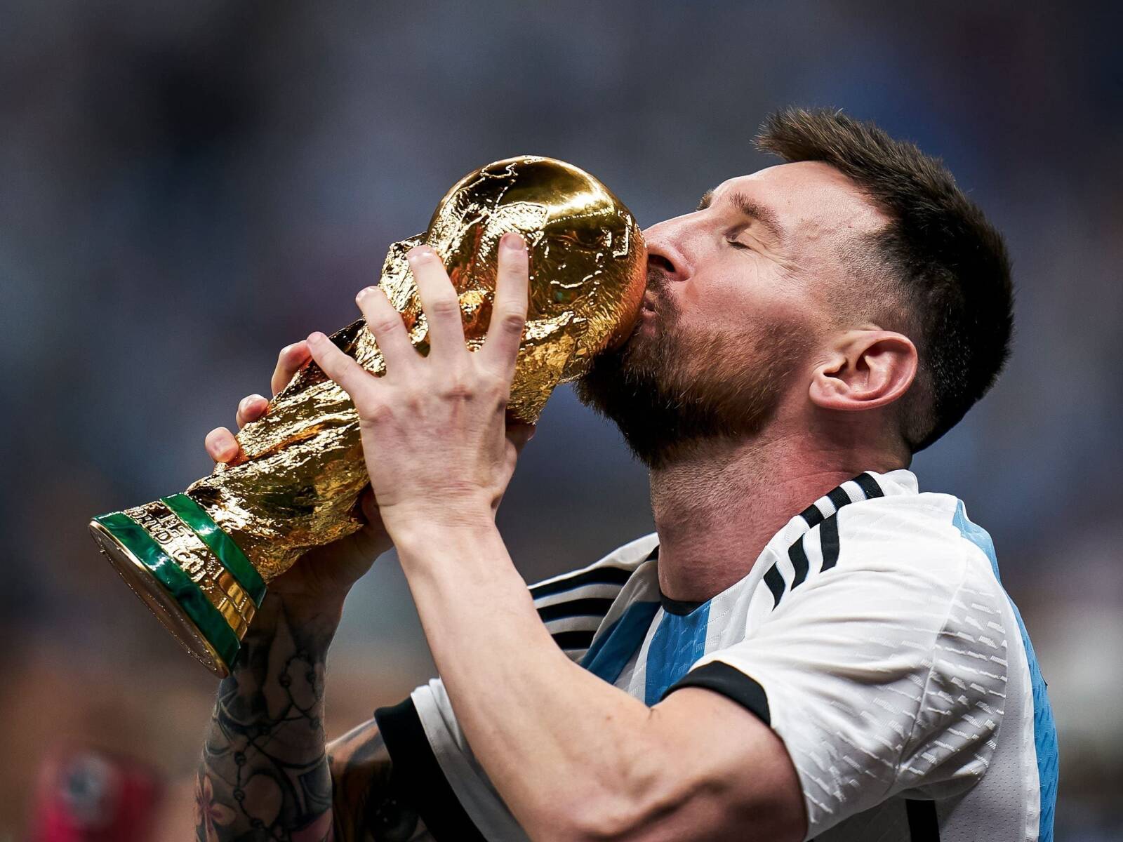 1600x1200 ALAYRA Lionel Messi World Cup 2022 Winner Argentina Captain Football Sports Poster Small Poster(Paper, 12x17 inches, Multicolour) Buy, Best Price. Global Shipping
