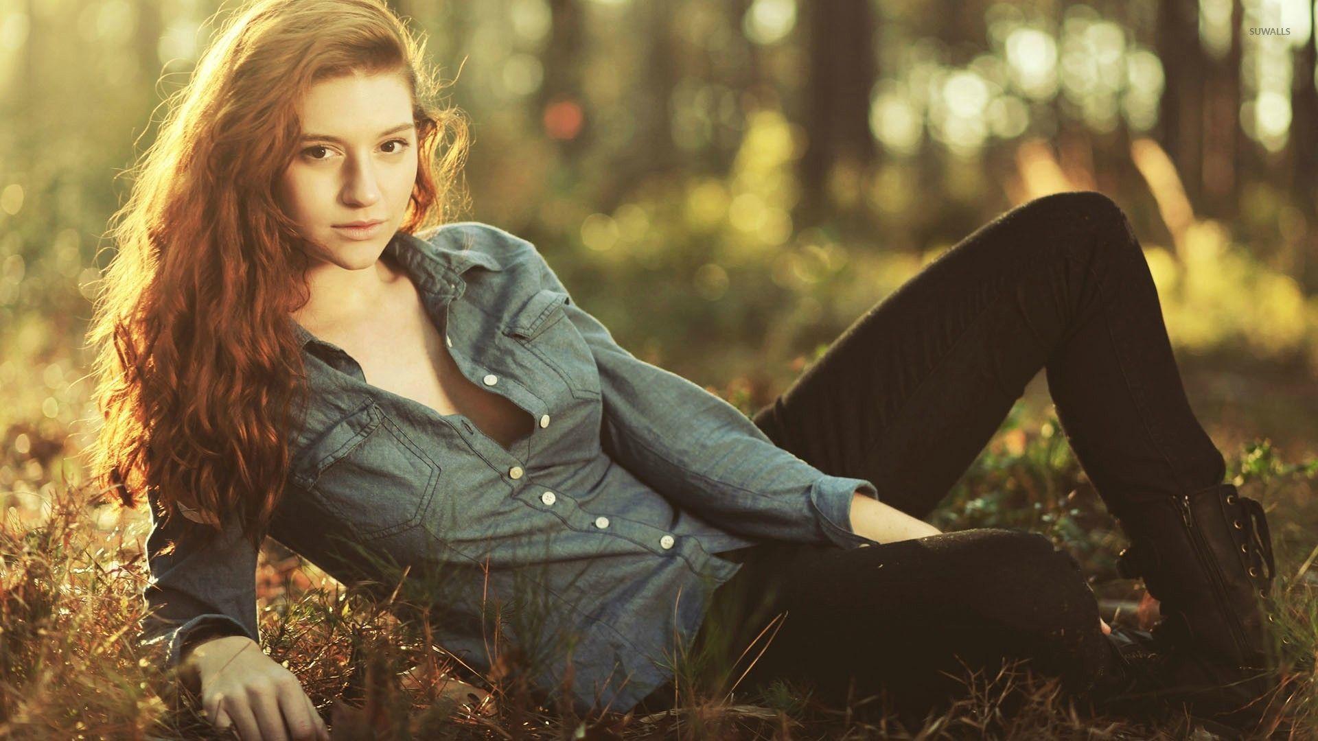 1920x1080 Curly Haired Girl in the Grass wallpaper wallpaper