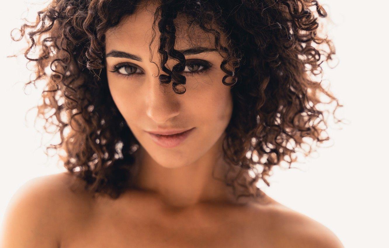 1332x850 Wallpaper girl, hot, , eyes, smile, beautiful, model, pretty