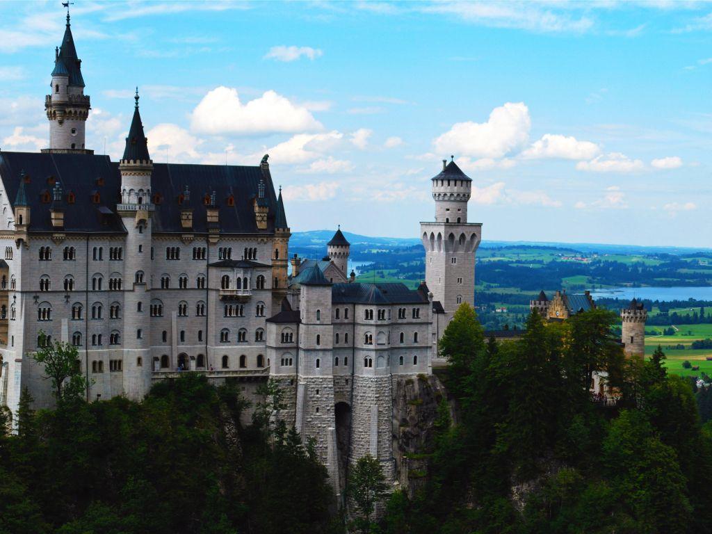 1024x768 Neuschwanstein 4K wallpaper for your desktop or mobile screen