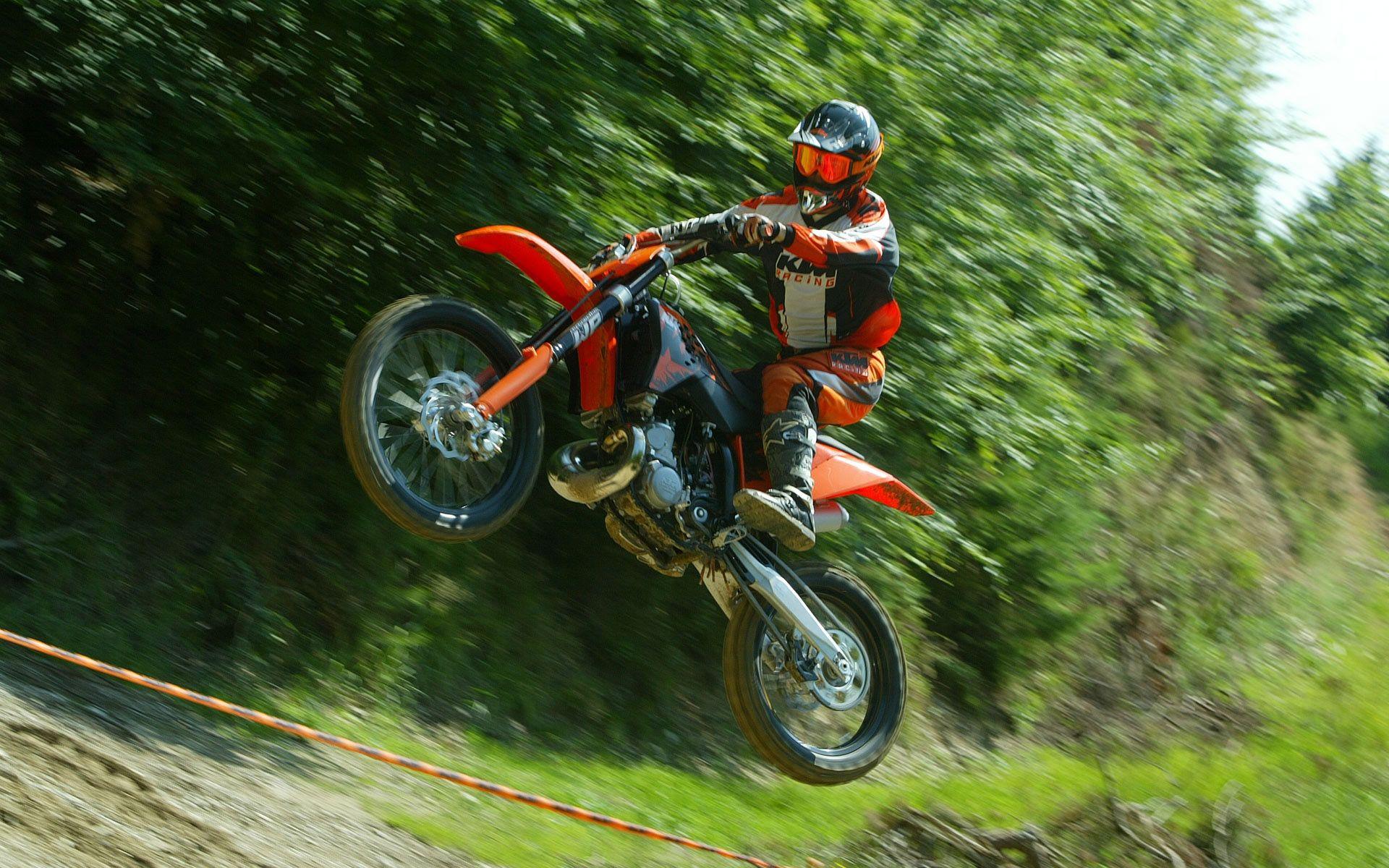 1920x1200 of Motorbikes 4K wallpaper for your desktop or mobile screen